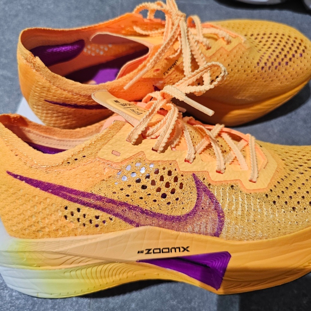 (W) Nike ZoomX Vaporfly Next% 3 Laser Orange Citron Pulse 착용 스타일