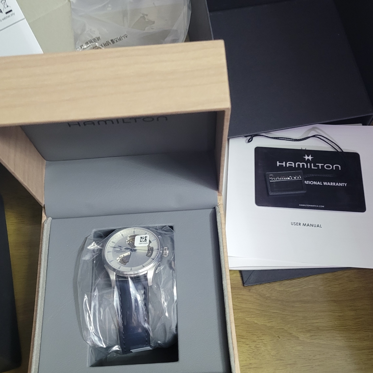 Hamilton Jazzmaster Open Heart Auto 40mm Stainless Steel Cow Leather Sillver 착용 스타일 - 3