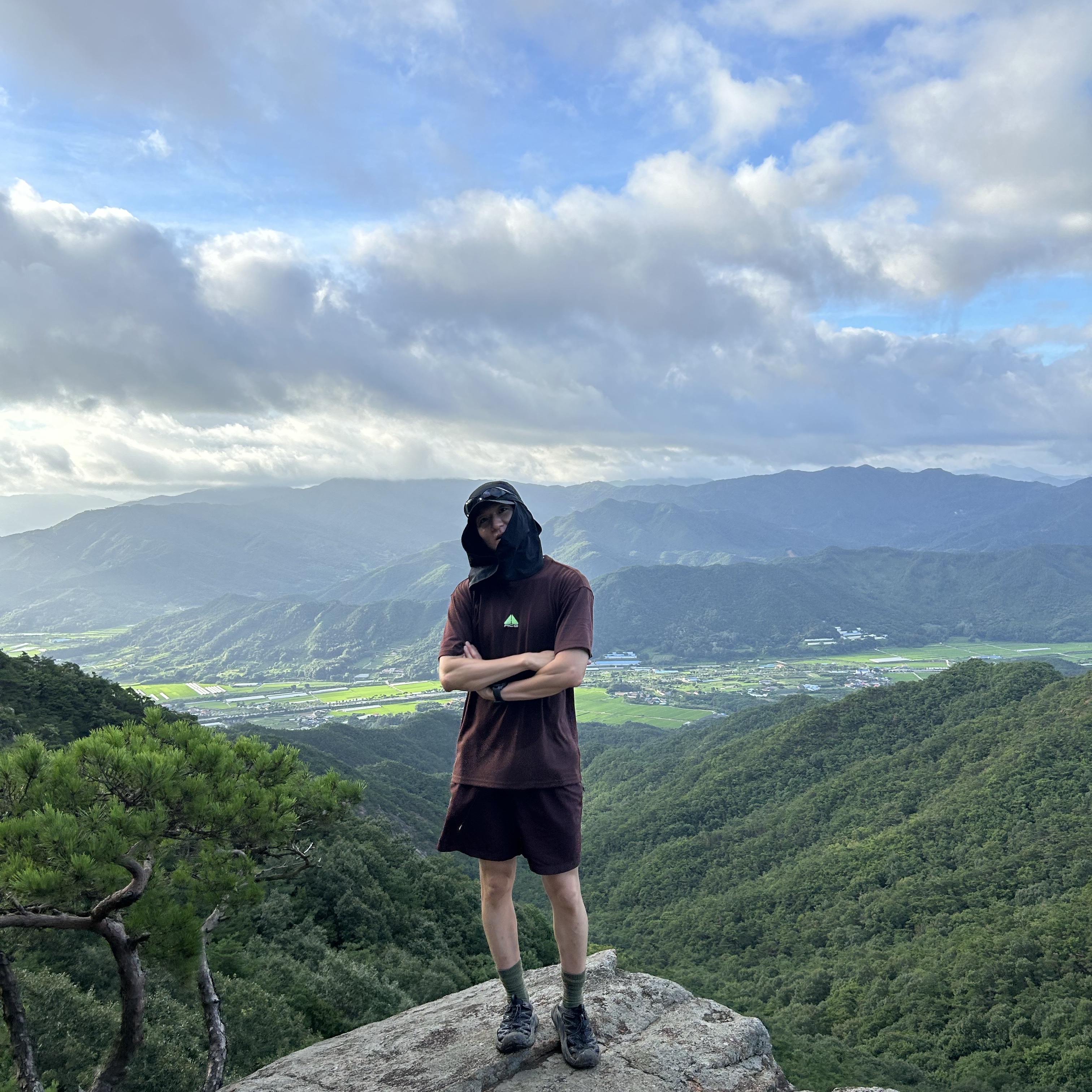 Nike ACG T-Shirt Earth - Asia, Nike NRG ACG Trail Shorts Ironstone - Asia 착용 스타일 - 1