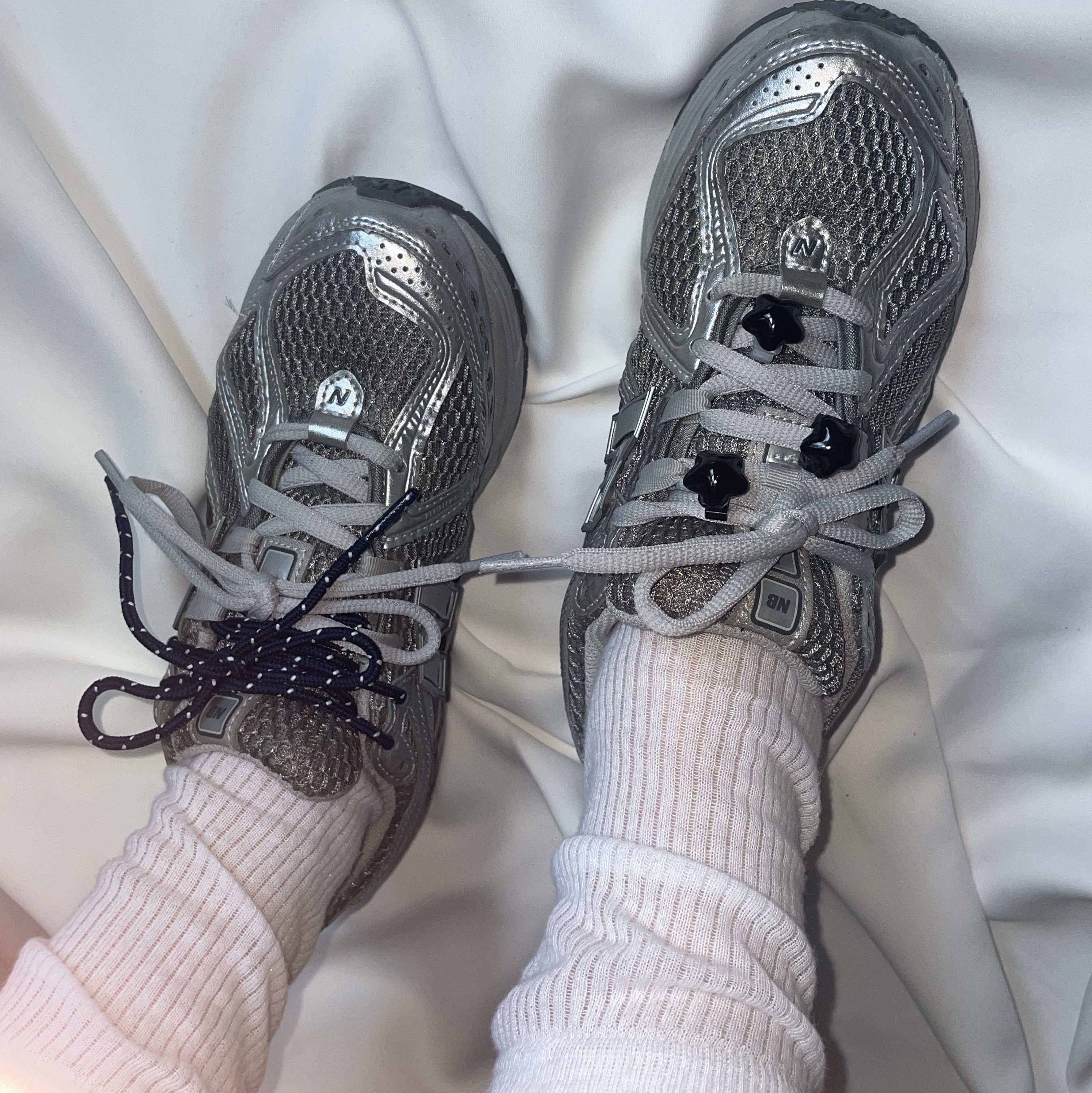 New Balance 1906R Harbor Grey Silver Metalic 착용 스타일 - 2
