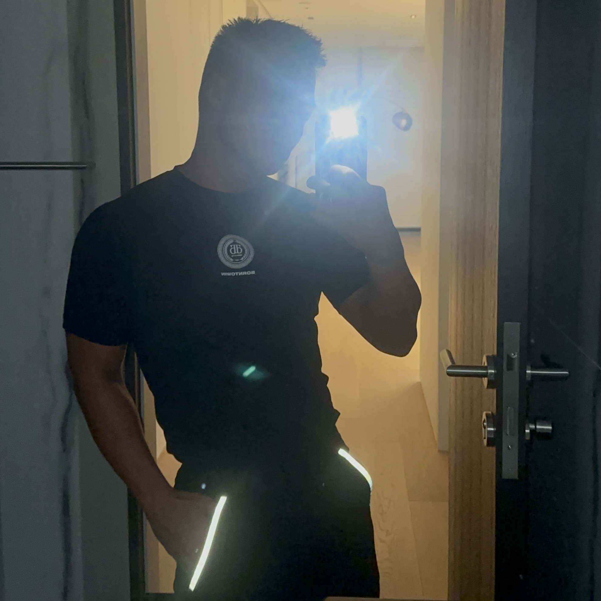 BORN TO WIN Outband BRN Active Shorts Black, BORN TO WIN Heritage Emblem Muscle Fit T-Shirts Black 착용 스타일