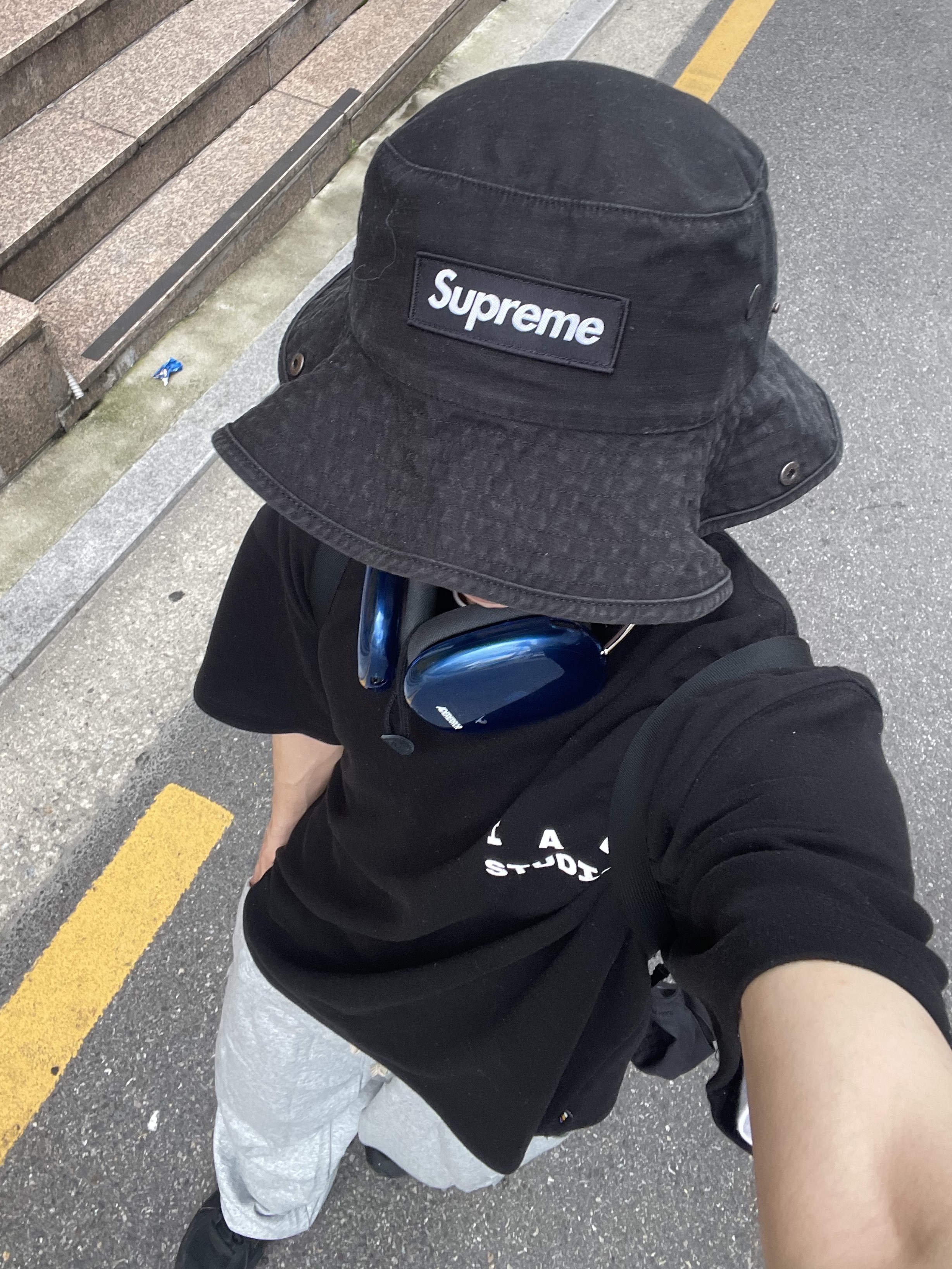 IAB Studio 10th Anniversary T-Shirts Pack White & Black (2 Pack), Supreme Mesh Small Backpack Black - 23SS 착용 스타일 - 2