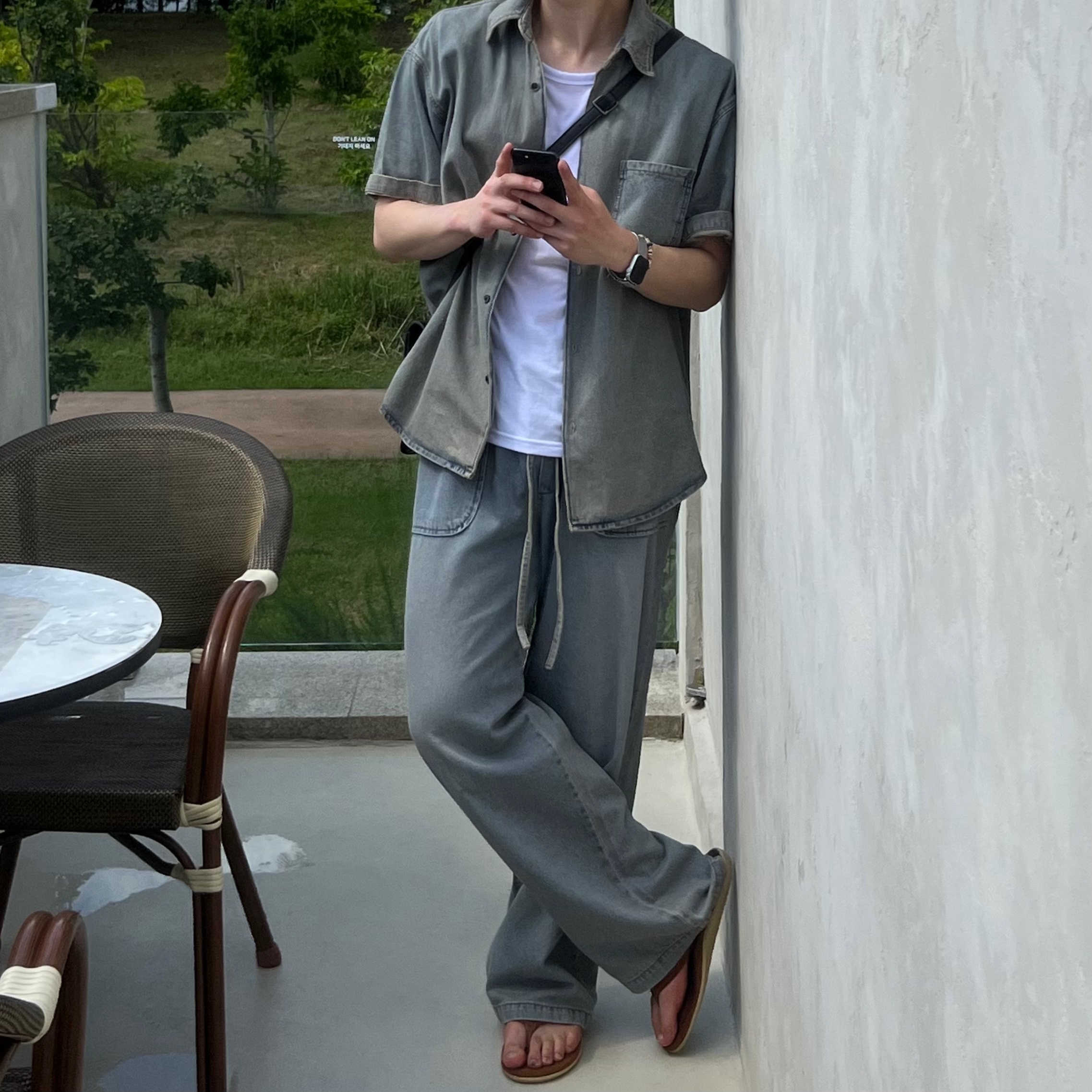 Island Slipper Classic Ultimate Suede Peanut Cognac, Casio A-158WA-1 착용 스타일 - 1