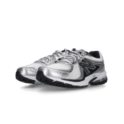 New Balance 860v2 White Black