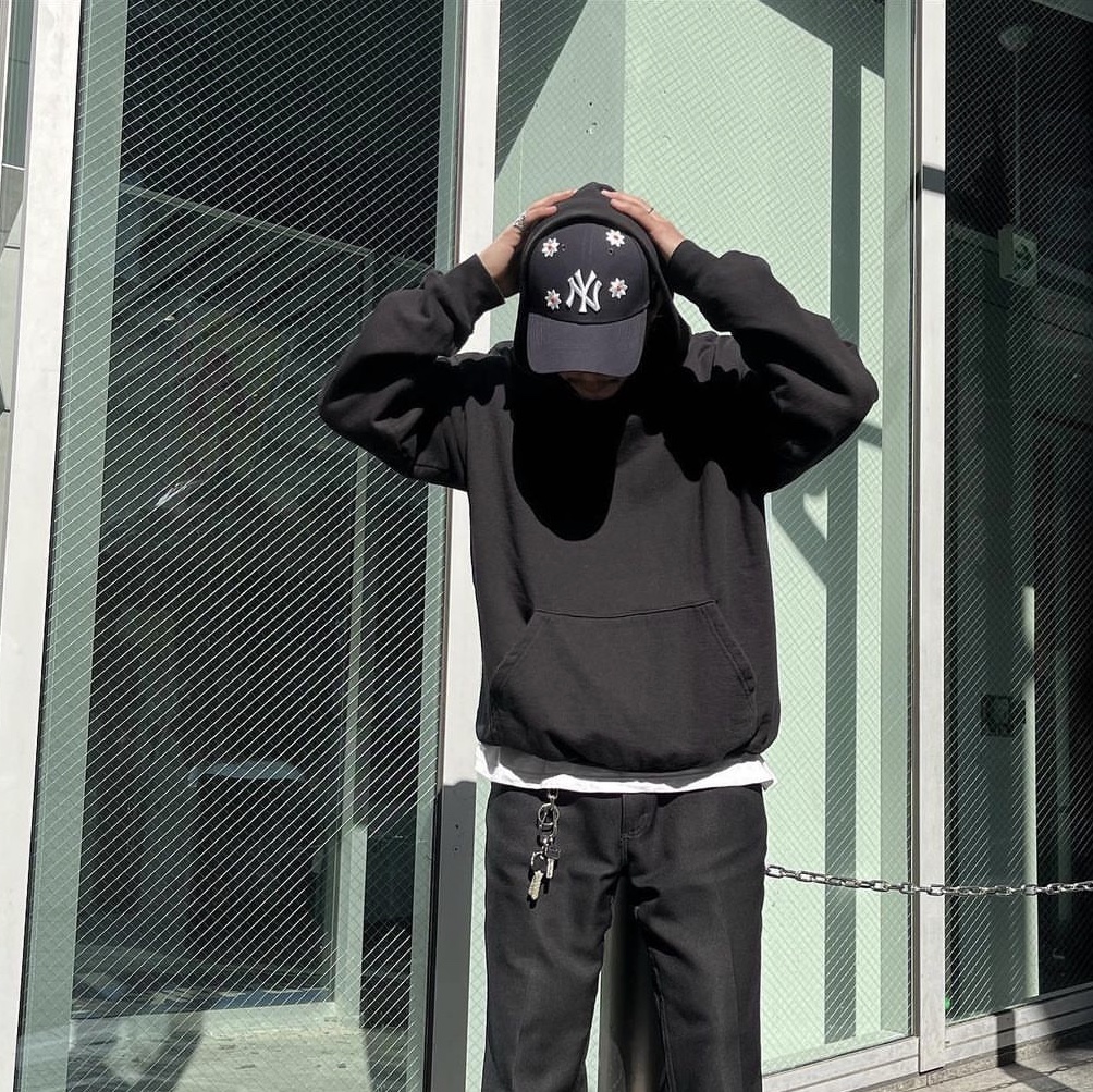 [KREAM 단독] NICK GEAR 3D Flower Cap Black (Green Badge), NICK GEAR 3D Flower Cap Black (Black Badge) 착용 스타일
