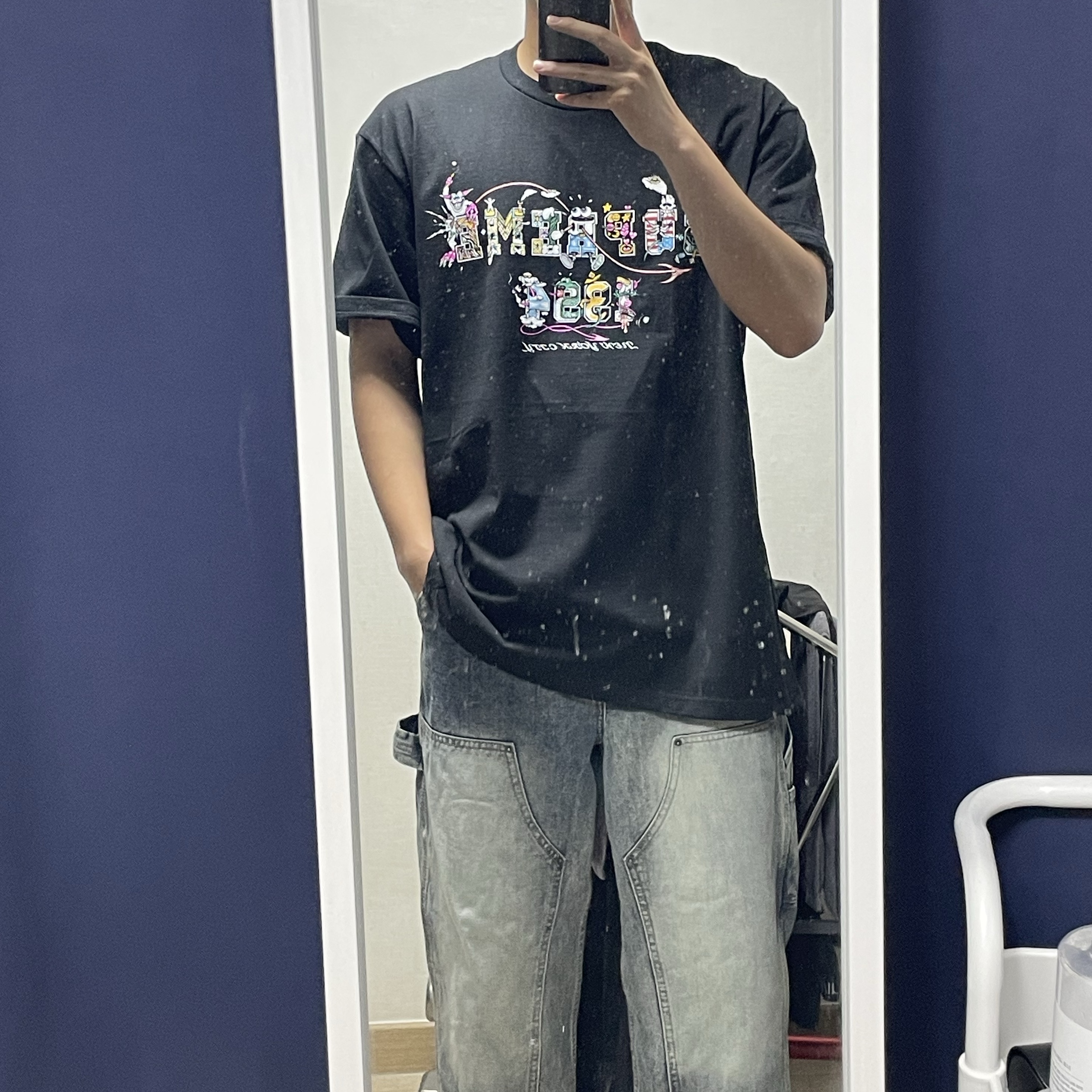 Supreme Varsity T-Shirt Black - 24SS 착용 스타일