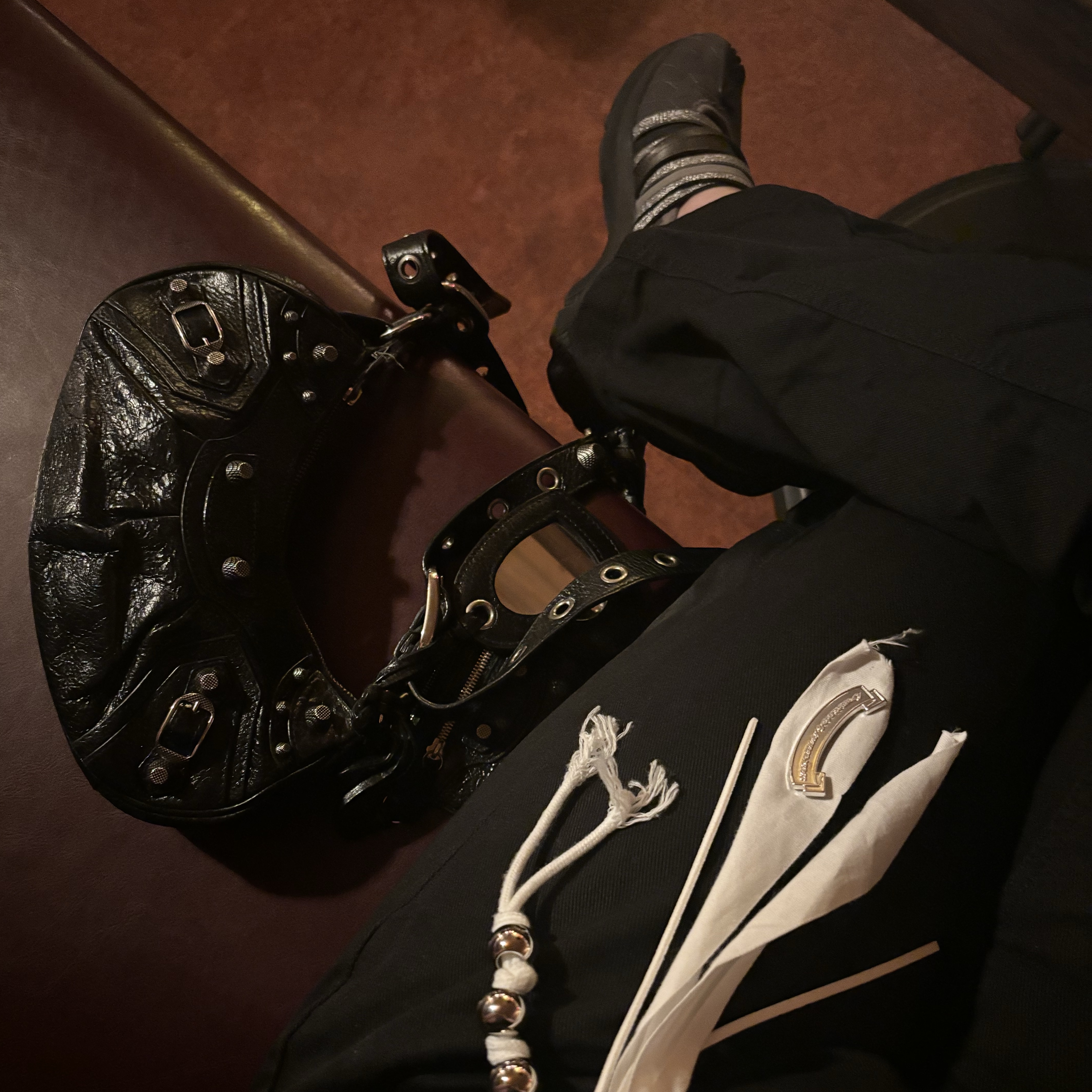 (W) Asics x Kiko Kostadinov x Heaven by Marc Jacobs Gel-Lokros Graphite Grey Gunmetal 착용 스타일