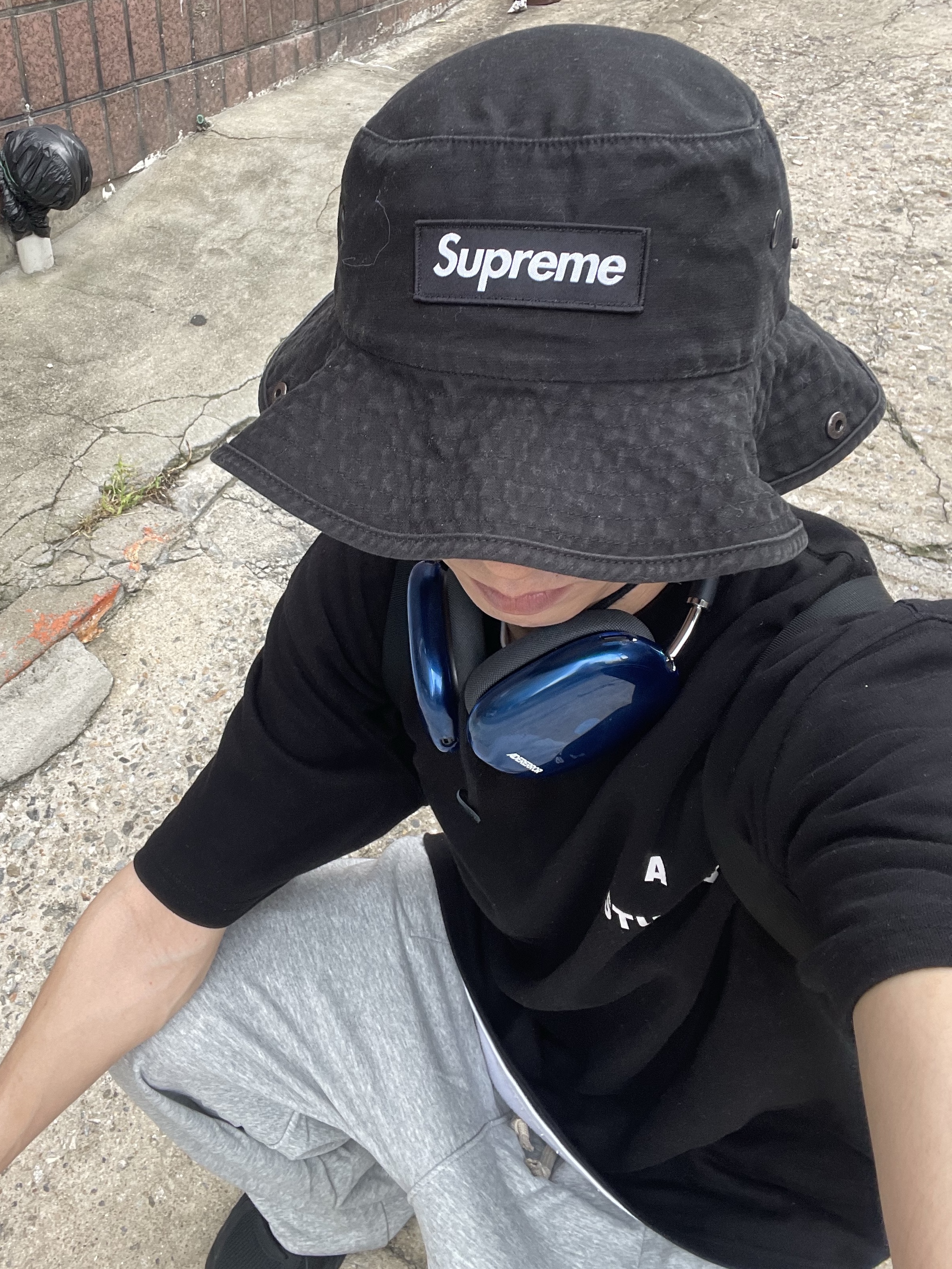 IAB Studio 10th Anniversary T-Shirts Pack White & Black (2 Pack), Supreme Mesh Small Backpack Black - 23SS 착용 스타일 - 3