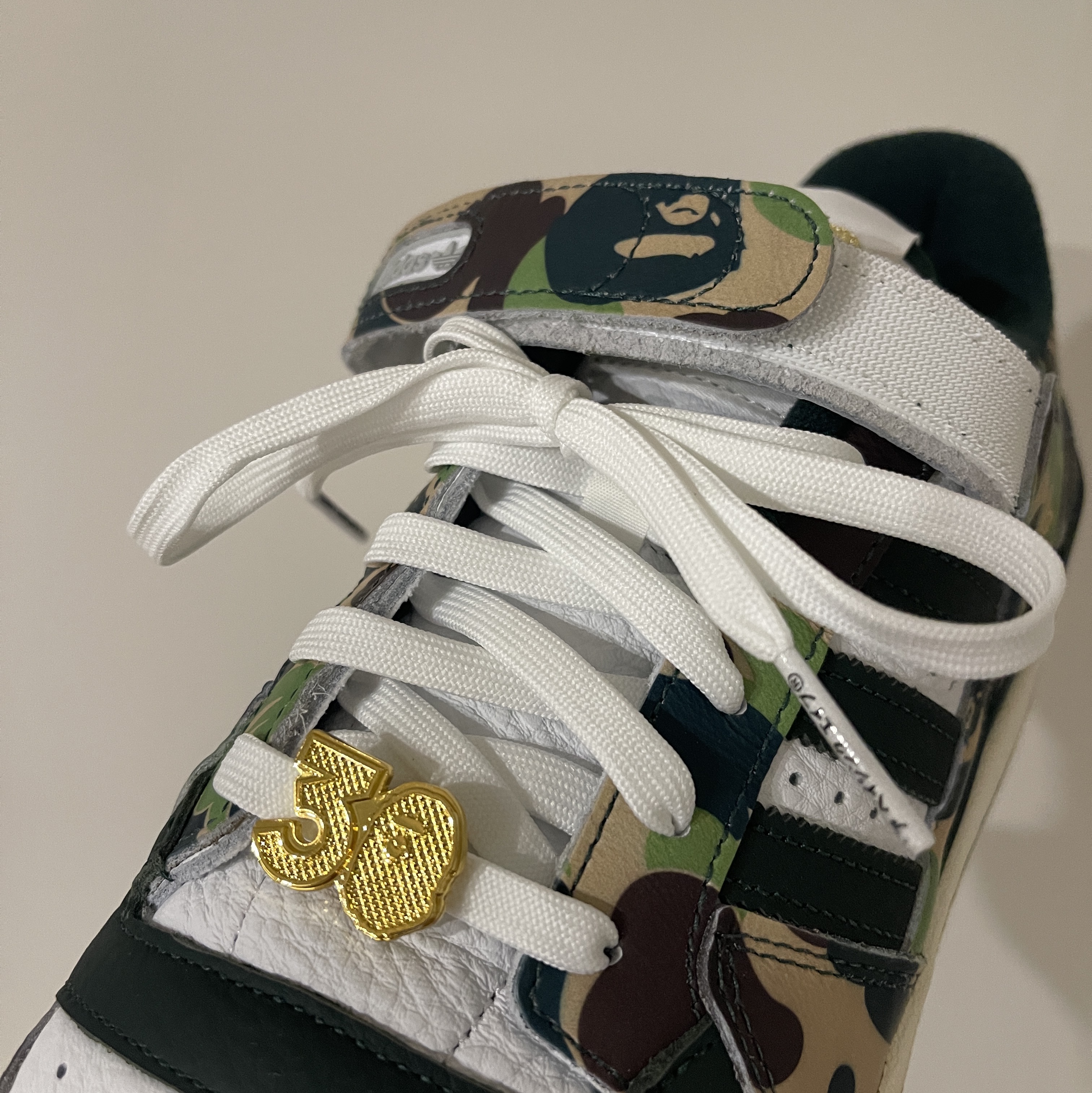 Adidas x BAPE Forum 84 Low Green Camo 착용 스타일 - 3