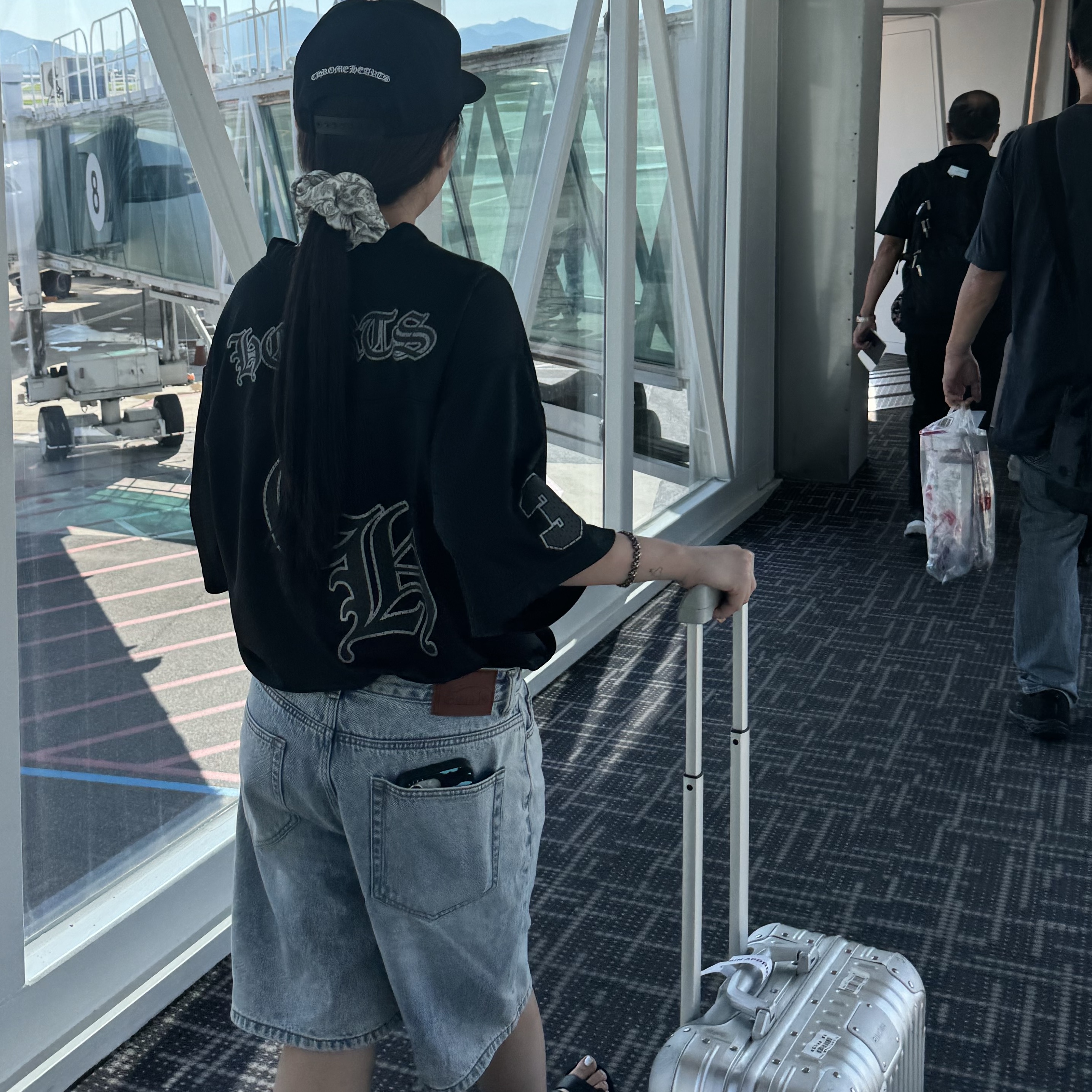 Chrome Hearts Mesh Stadium Jersey Black, Chrome Hearts Horseshoe Denim Baseball Hat Black 착용 스타일 - 1