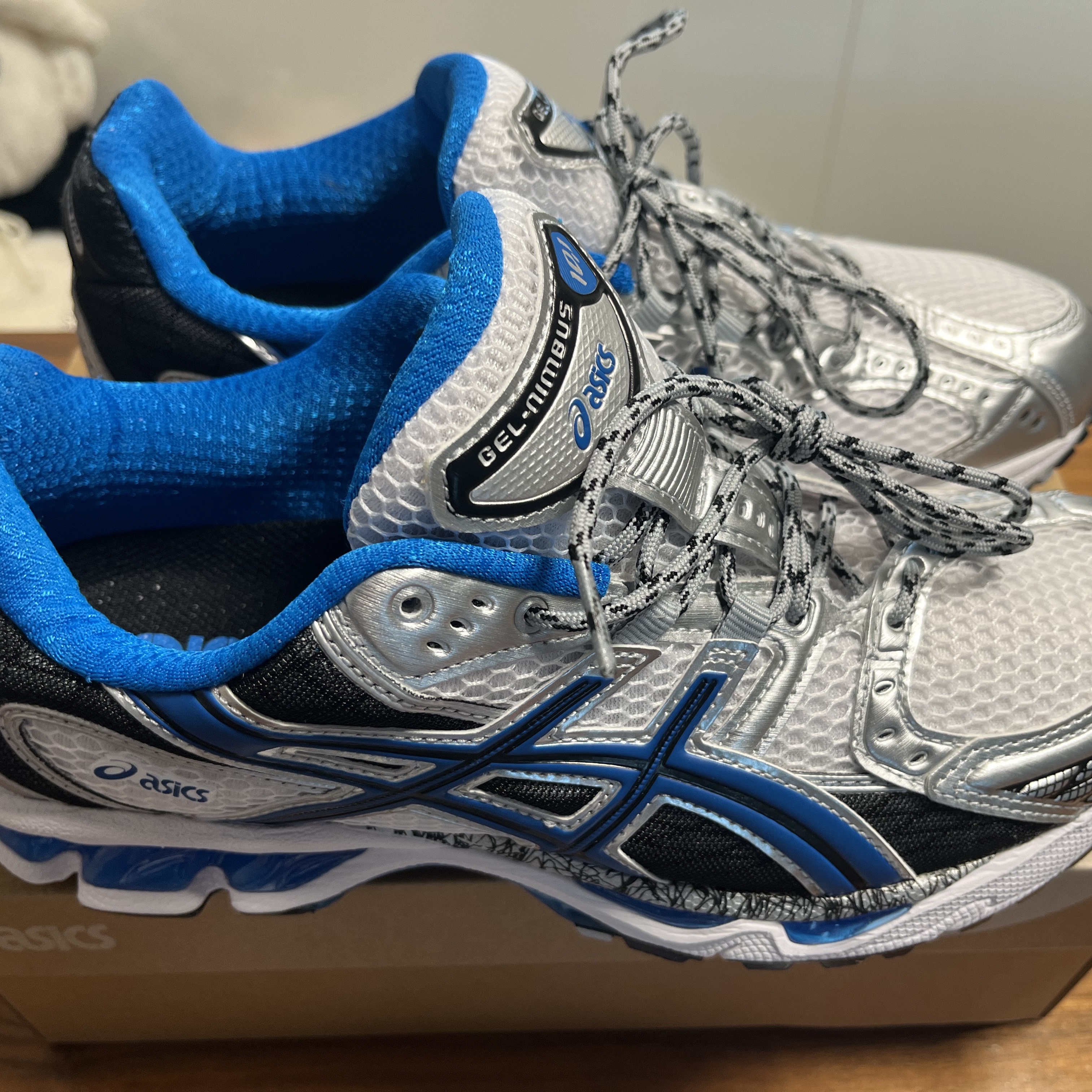 Asics Gel-Nimbus 10.1 White Directoire Blue 착용 스타일
