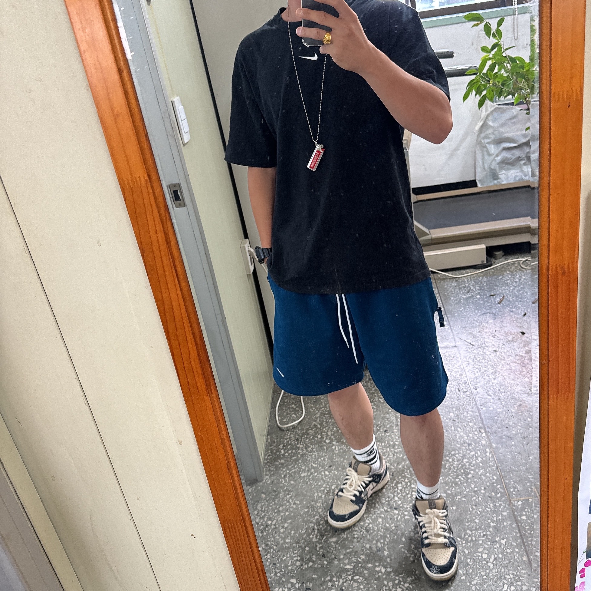Nike x Drake Nocta Max 90 T-Shirt Black (FN7663-010), Nike x Travis Scott SB Dunk Low 착용 스타일 - 1
