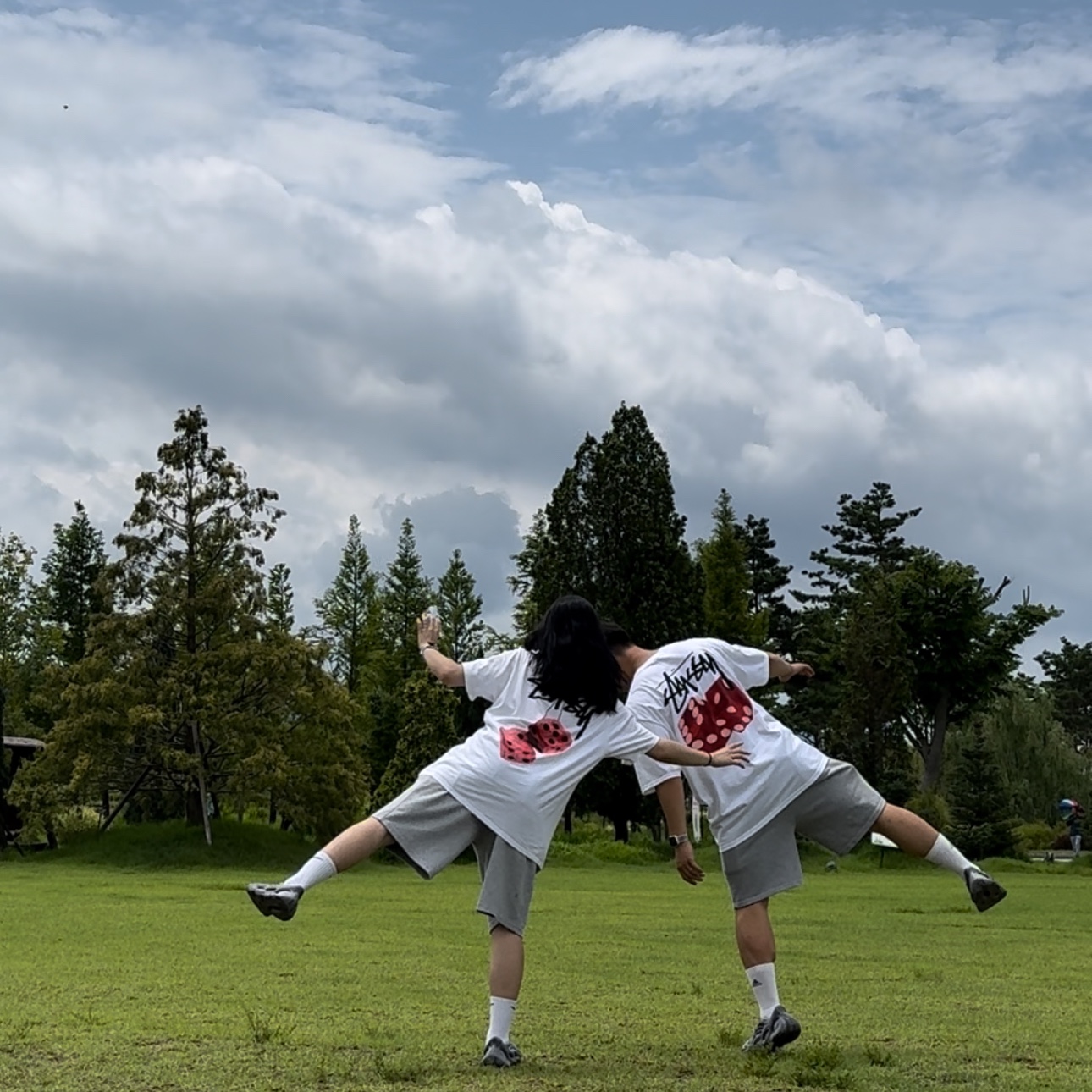 Stussy Diced Out T-Shirt White, Stussy Fuzzy Dice T-Shirt White 착용 스타일