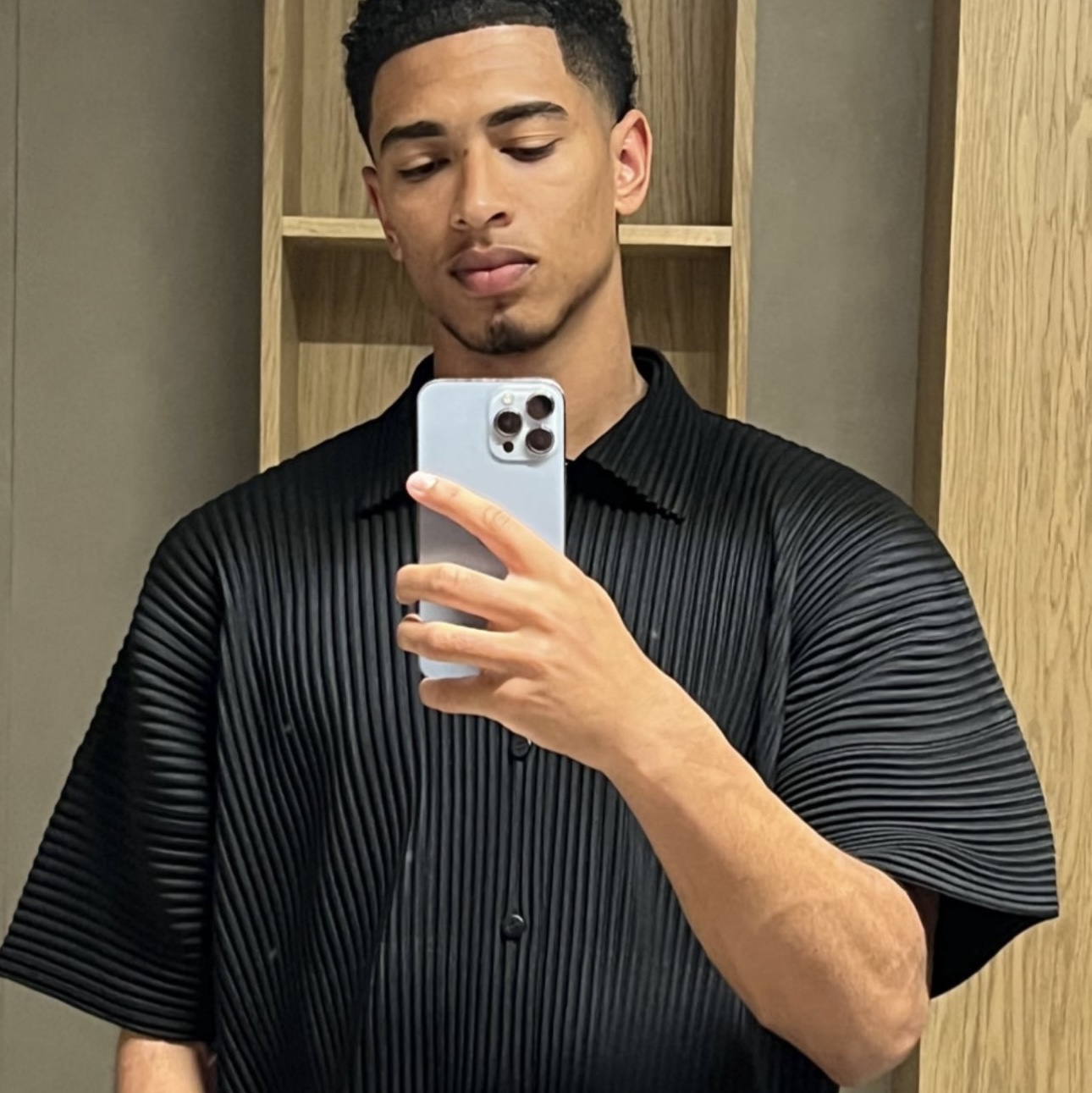 Homme Plisse Issey Miyake MC July Short Sleeve Shirt Black 착용 스타일