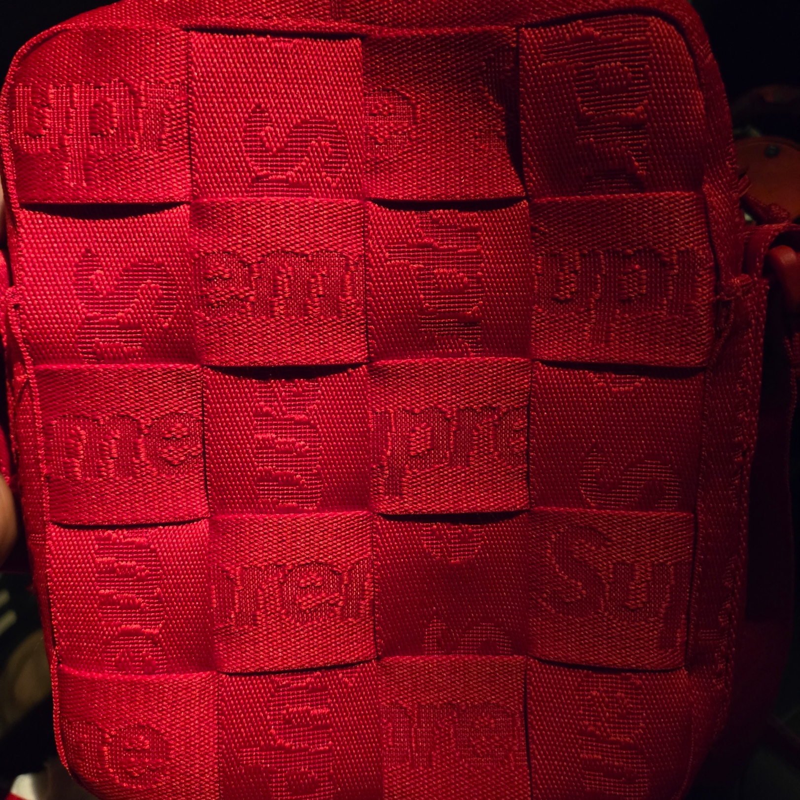 Supreme Woven Shoulder Bag Red - 23SS 착용 스타일