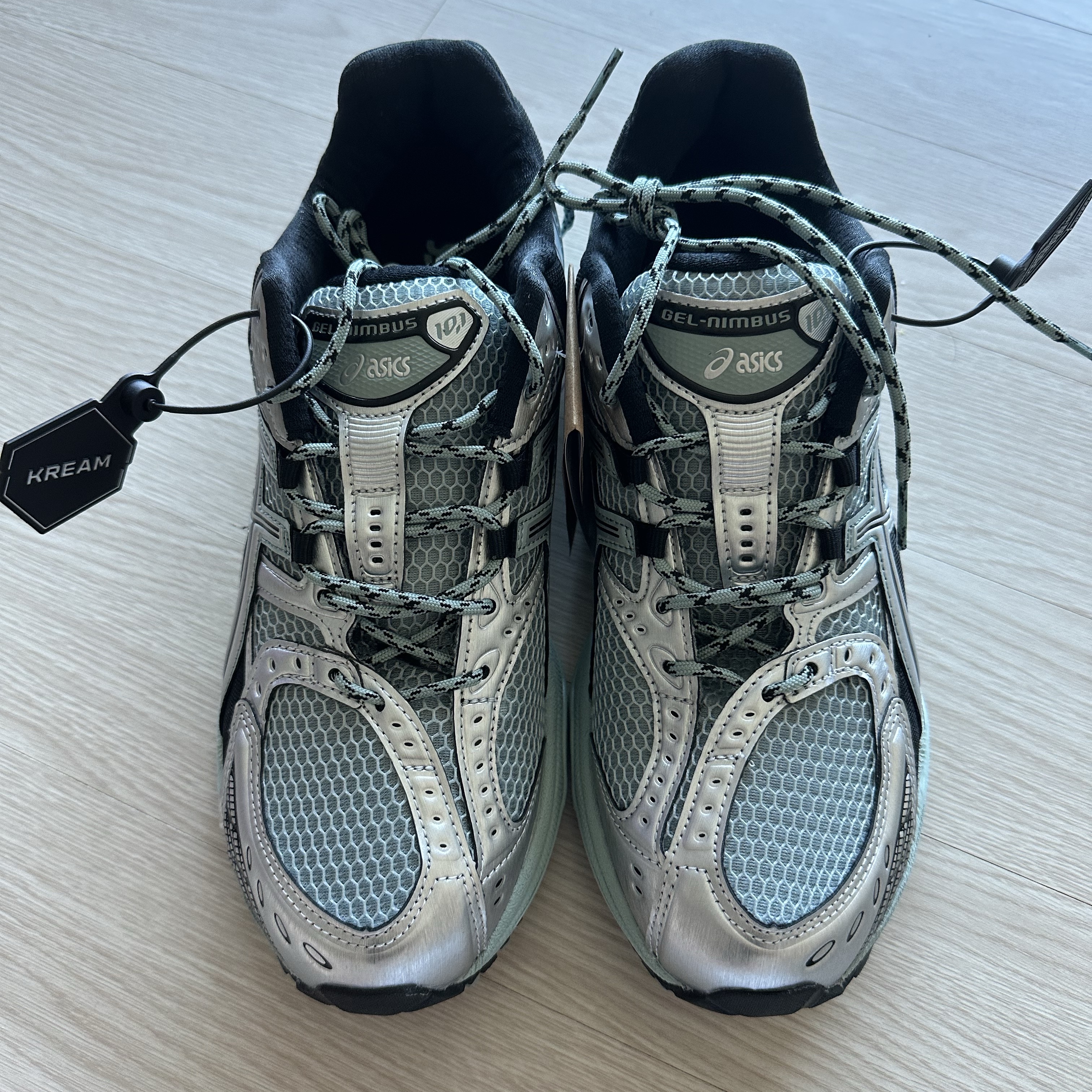 Asics Gel-Nimbus 10.1 Ocean Haze Pure Silver 착용 스타일 - 1