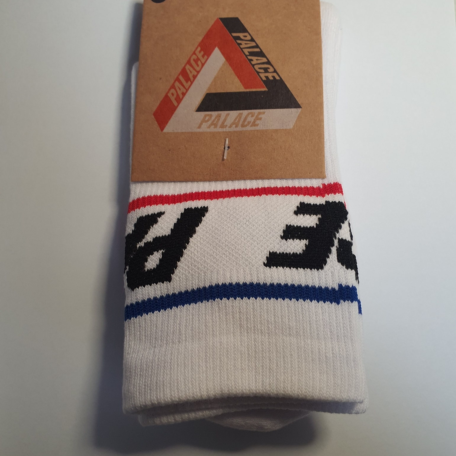 Palace Basically A Sock White 착용 스타일