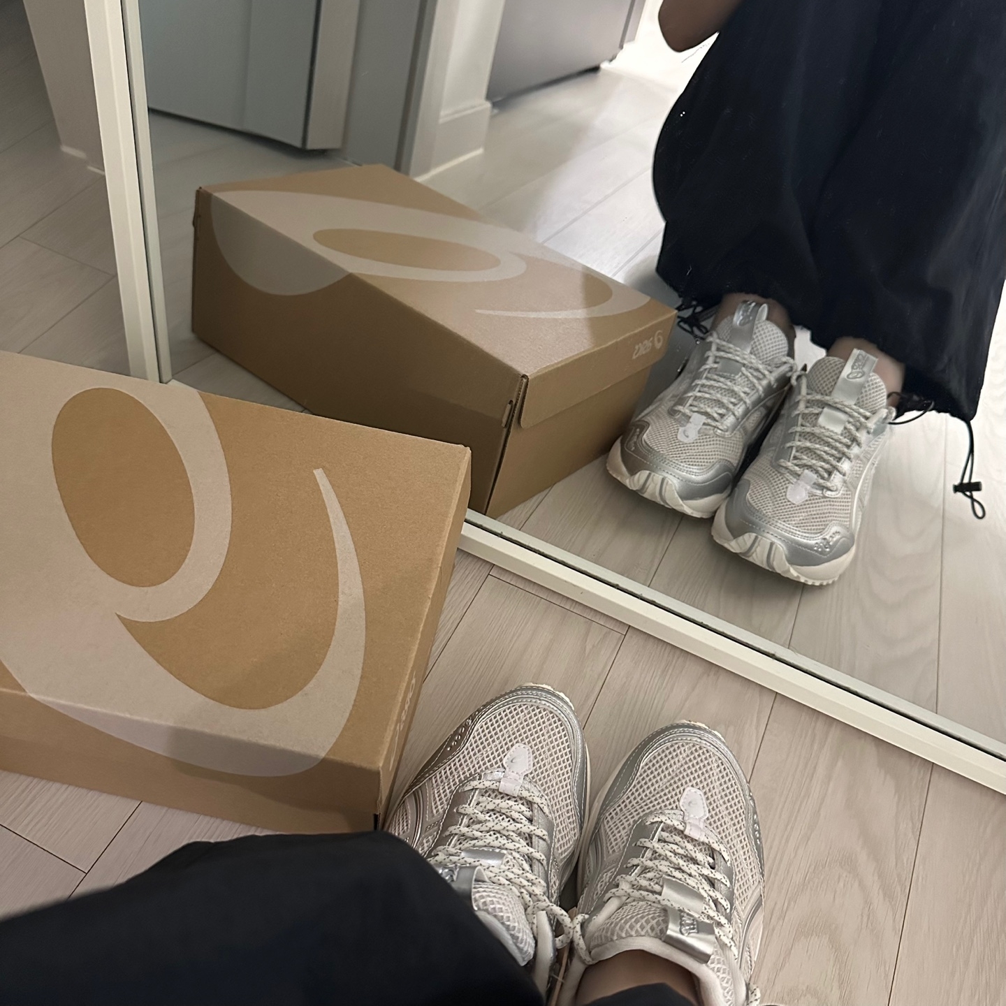 (W) Asics x Snidel Gel-1090 V2 Silver 착용 스타일 - 2