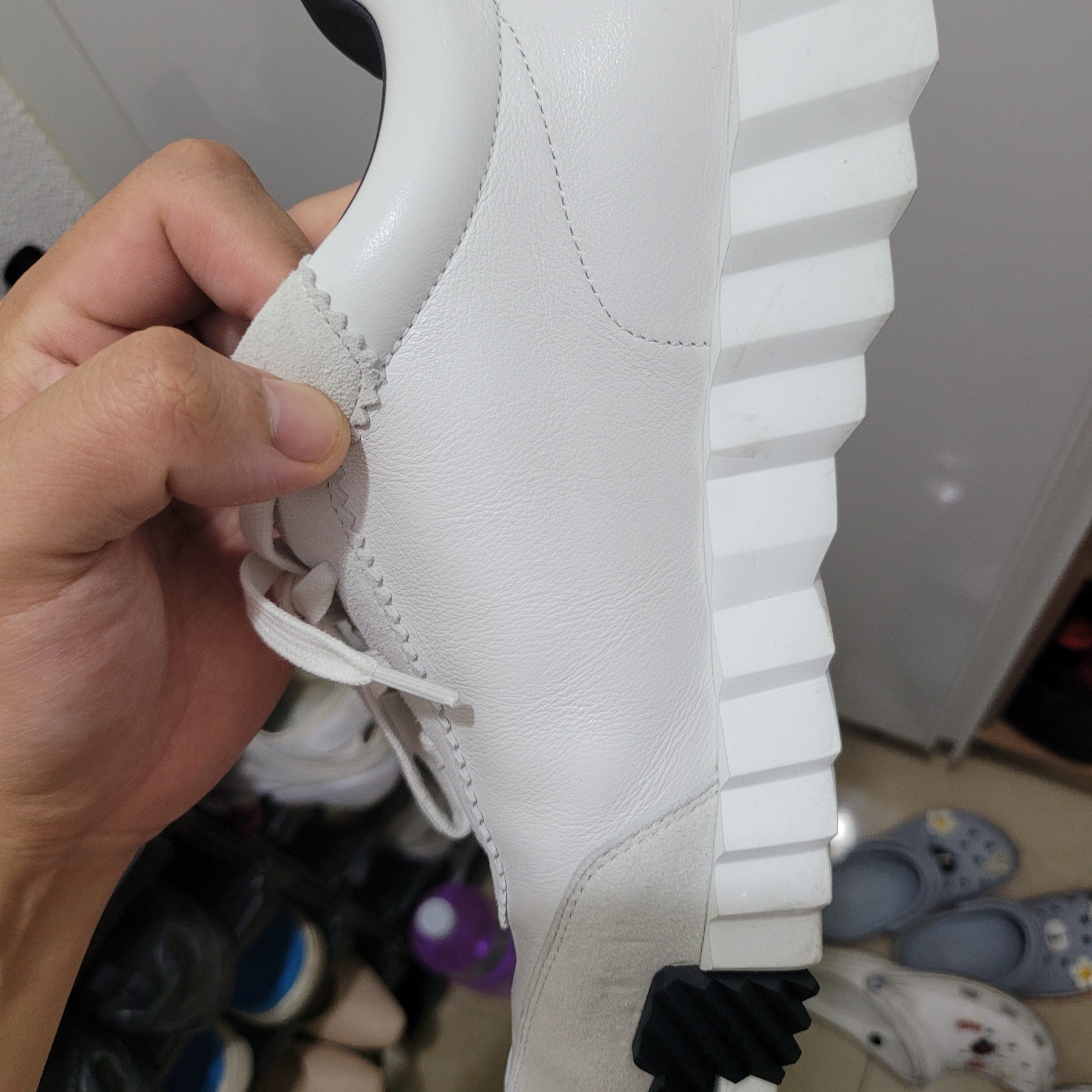 Hermes Bouncing Sneakers Calfskin Suede Goatskin & Blanc 착용 스타일 - 3