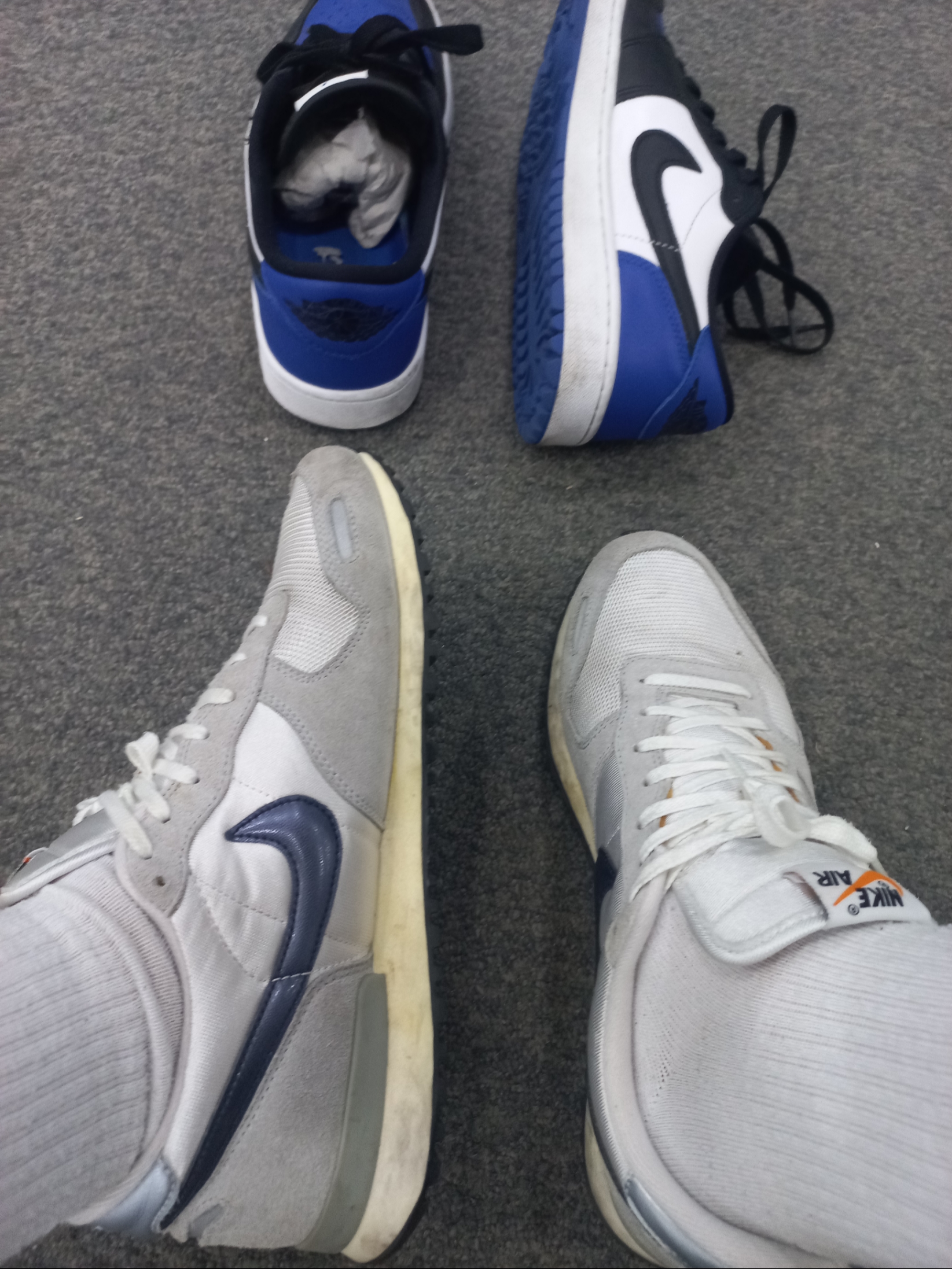 Nike Air Vortex VNTG White Wolf Grey, Jordan 1 Low Golf Sport Royal 착용 스타일