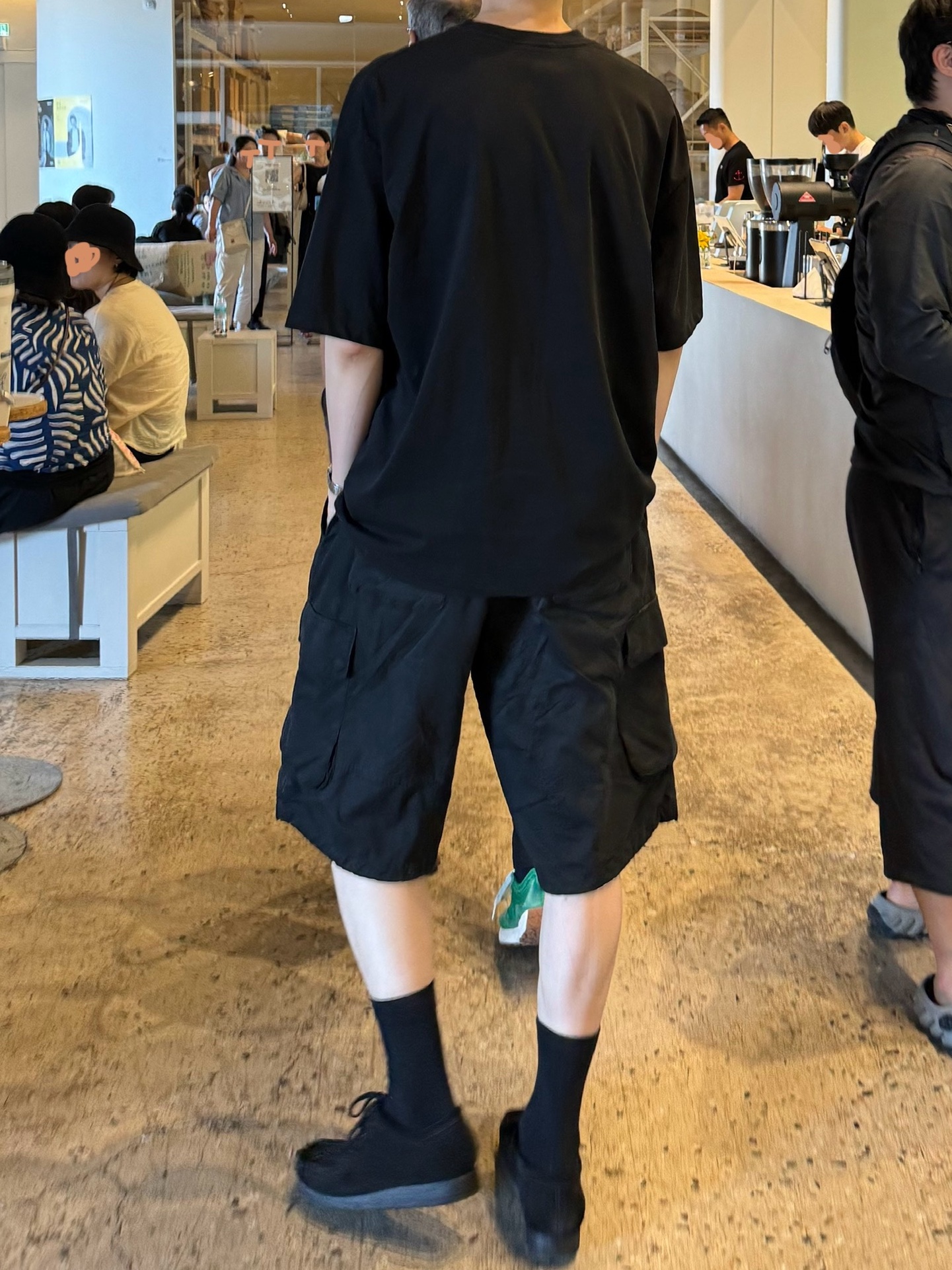 Polyteru Bermuda Cargo Pants Black, Polyteru Human Index Human Jumbo 1/2 T-Shirt Black 착용 스타일 - 4