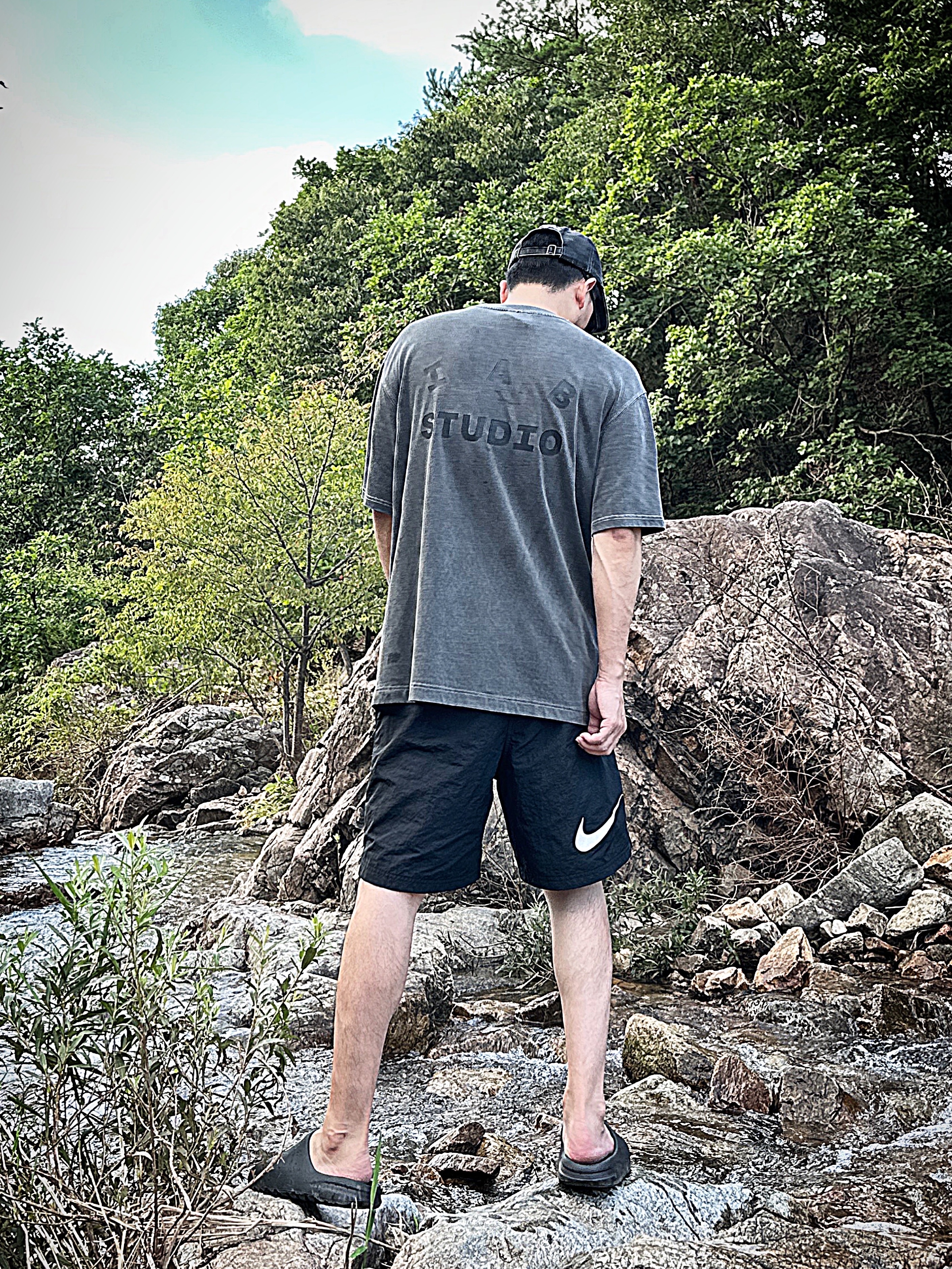 Supreme Pigment Canvas S Logo 6-Panel Black - 23SS, IAB Studio Pigment T-Shirt Black 착용 스타일