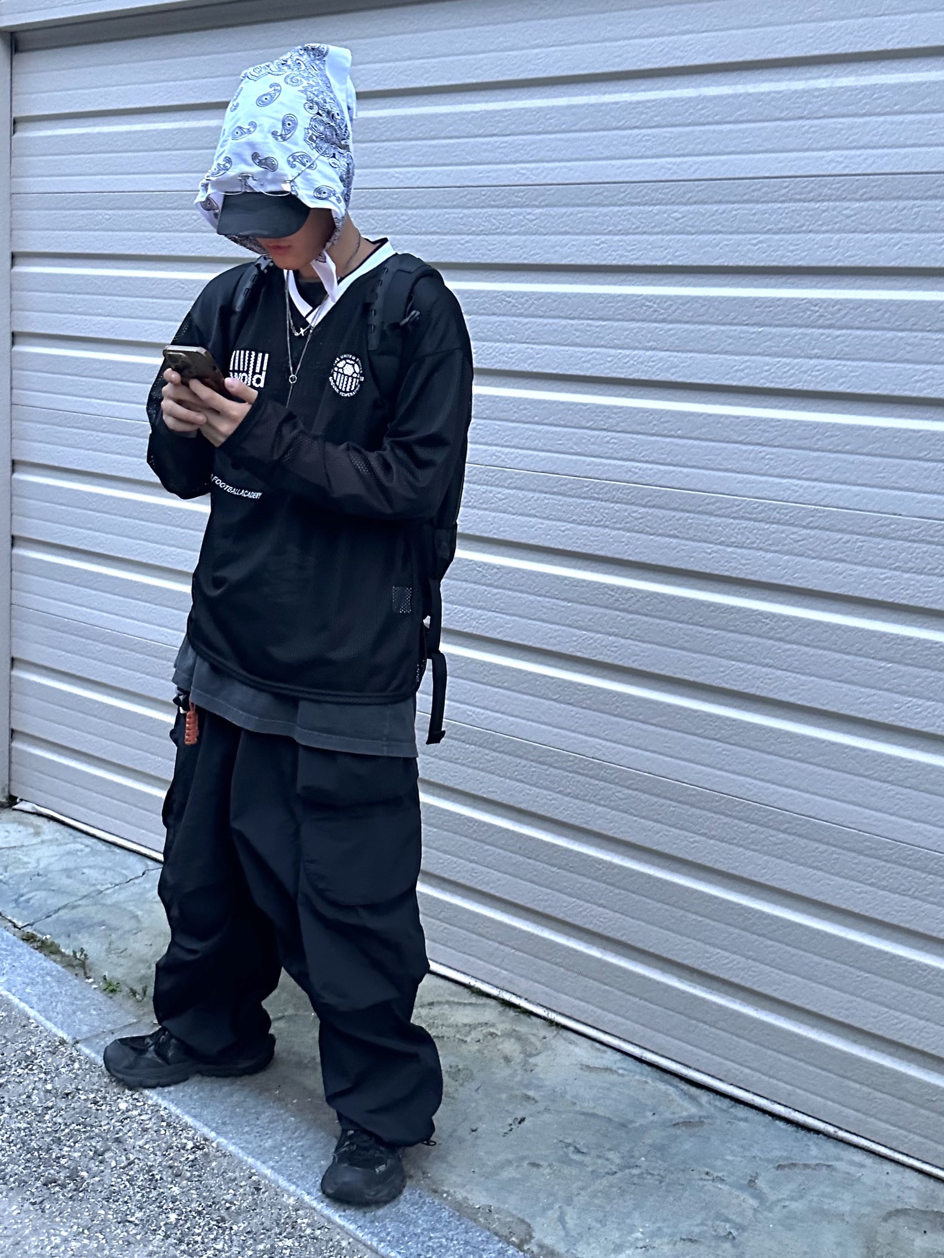 Arc'teryx Arro 16 Backpack Black 착용 스타일 - 3