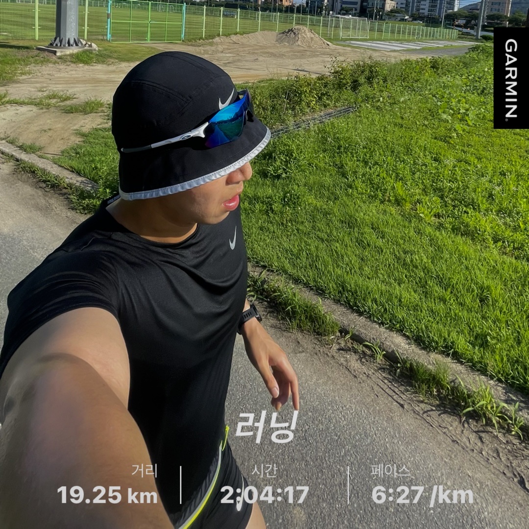 Oakley EVZero Path Polished Black Frame Prizm Black Lenses Low Bridge Fit 착용 스타일