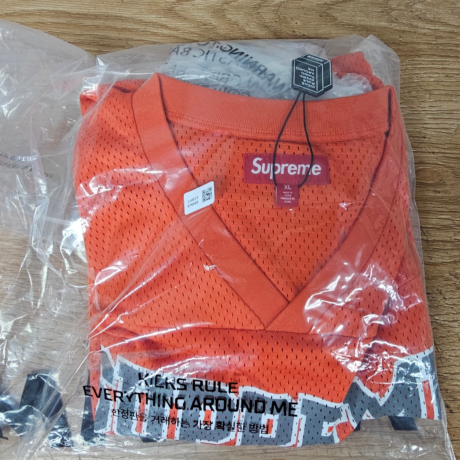 Supreme Spiderweb Football Jersey Orange - 24SS 착용 스타일