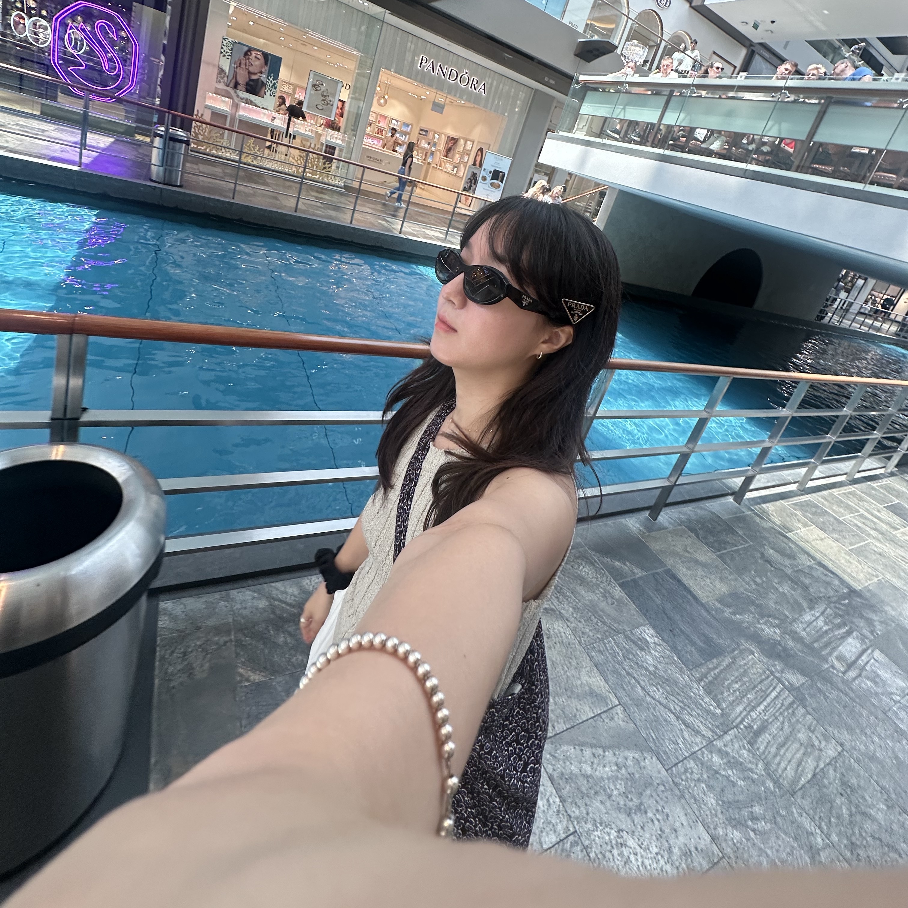 Prada Symbole Sunglasses Slate Gray Lenses Alternative fit, (W) Prada Metal Hair Clips Black 착용 스타일