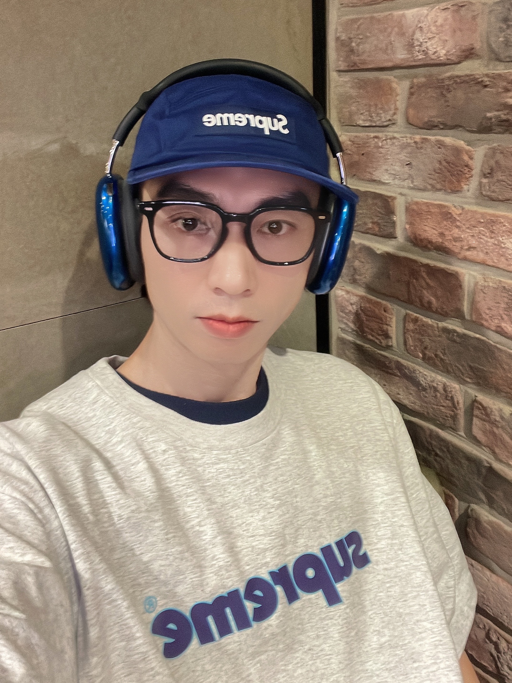 Supreme Pinline T-Shirt Ash Grey - 24SS, Apple AirPods Max Lightning Space Gray (Korean Ver.) 착용 스타일 - 1