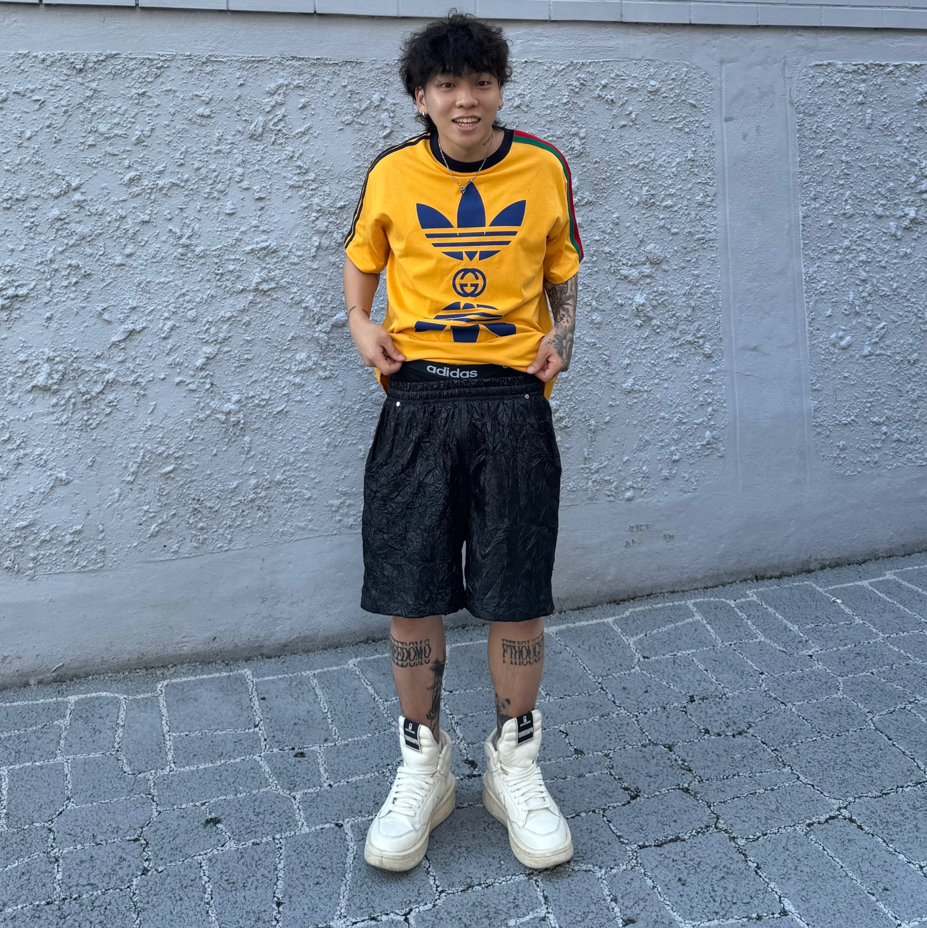 Gucci x Adidas Cotton Jersey T-Shirt Yellow, Converse x Drkshdw Turbowpn Egret 착용 스타일