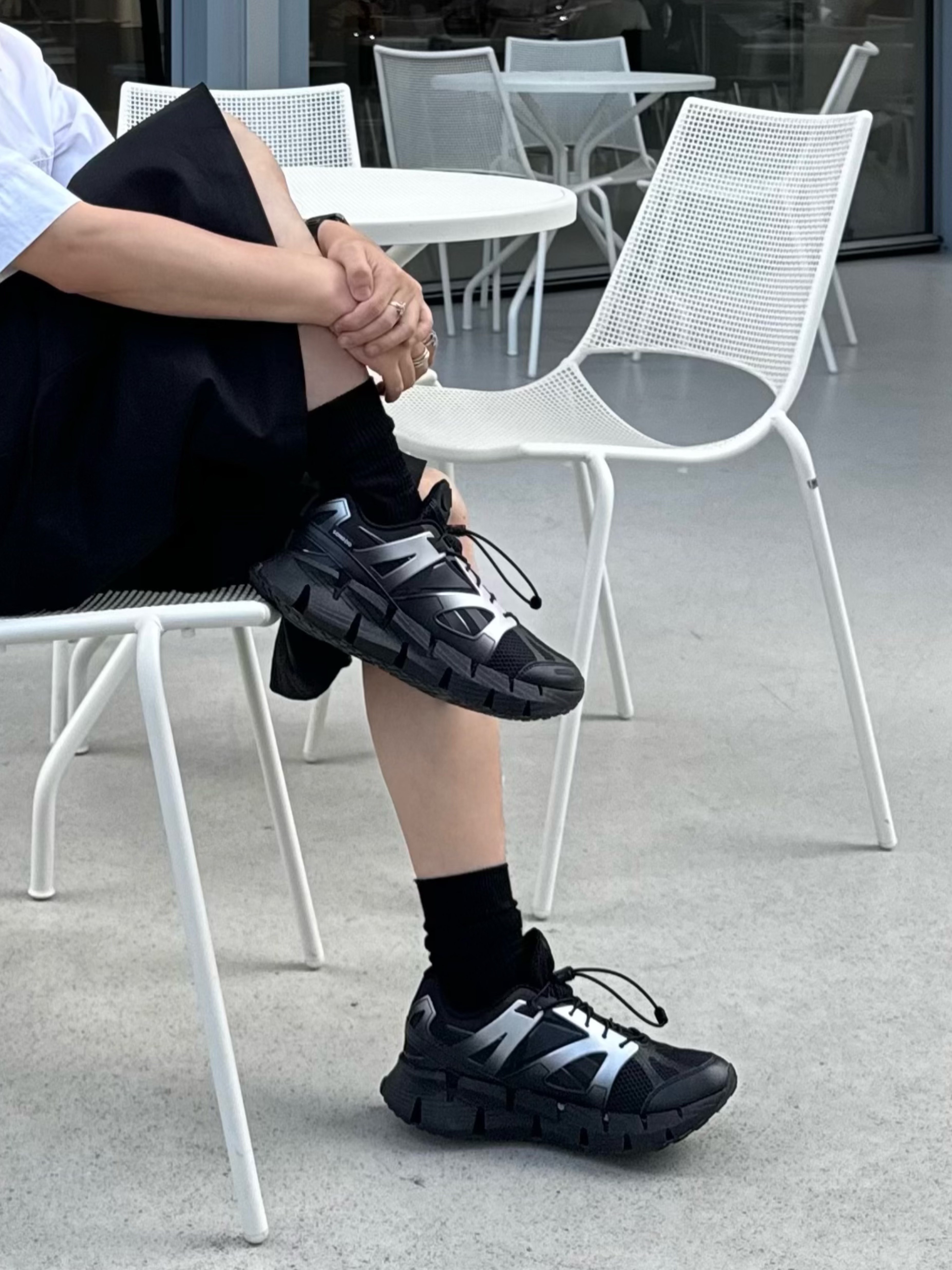 Reebok x Songzio Premier Floatzig Shadow Black 착용 스타일 - 2