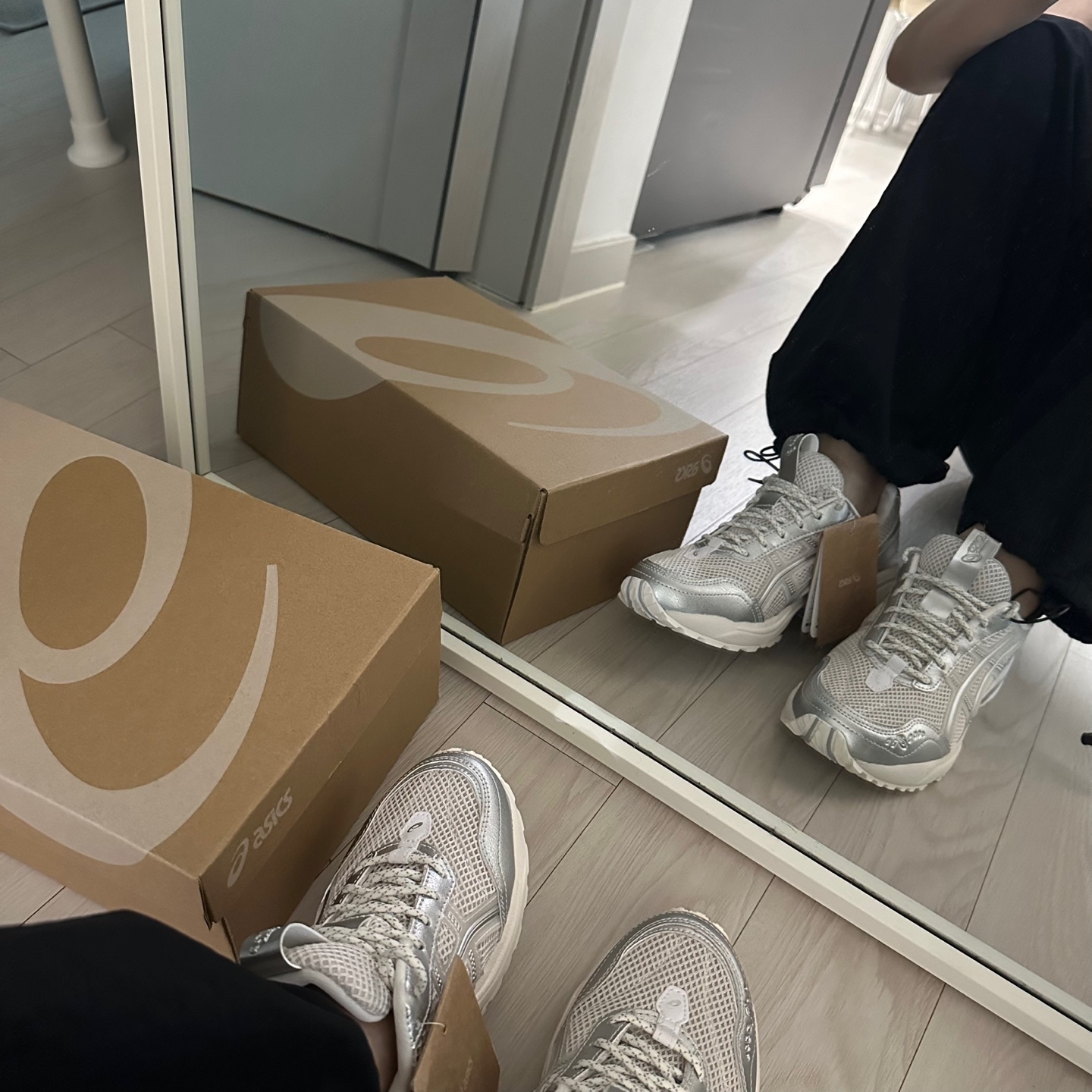 (W) Asics x Snidel Gel-1090 V2 Silver 착용 스타일 - 1