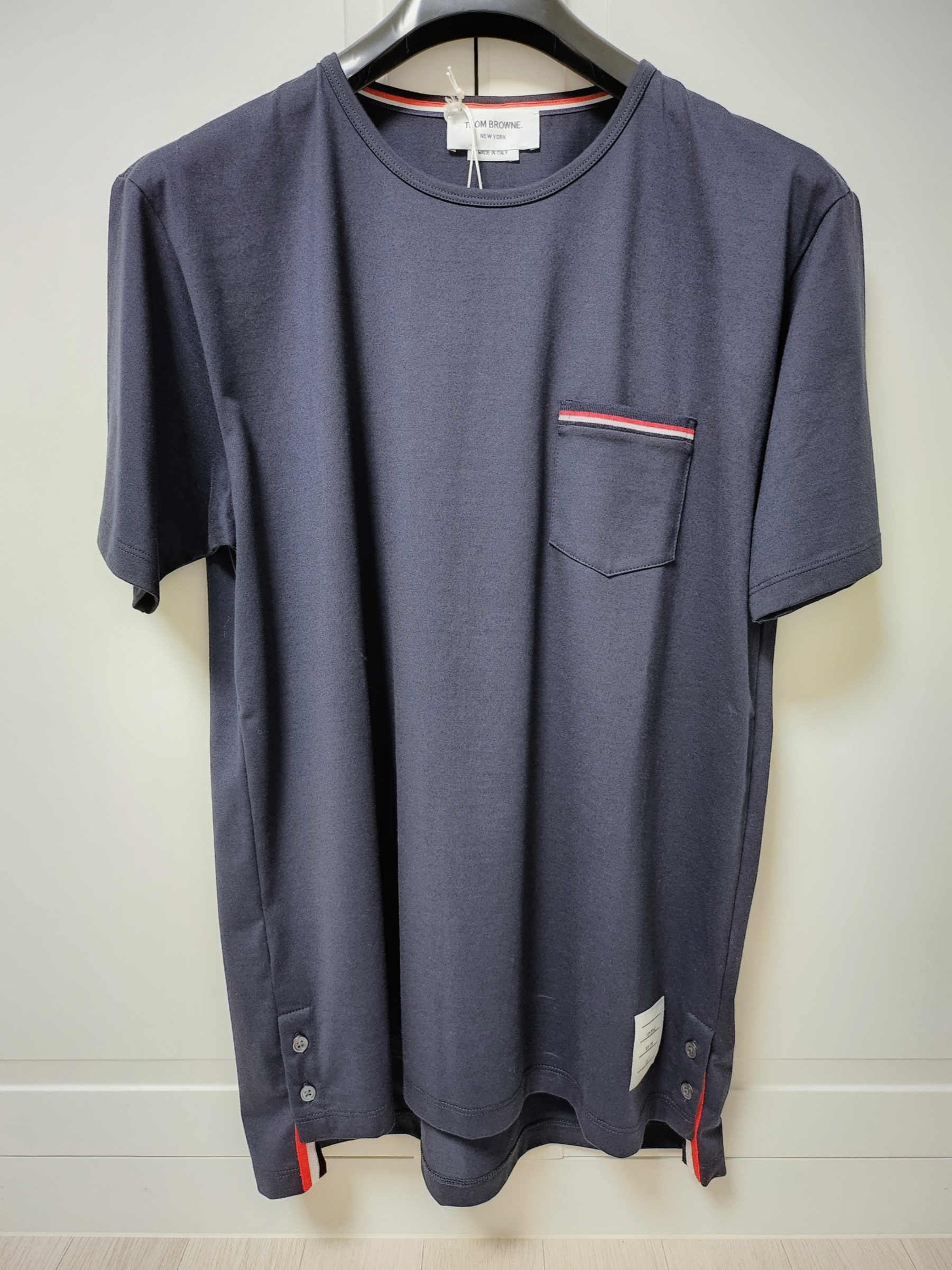 Wooyoungmi Flower Print Back Logo T-Shirt Black - 23FW, Burberry Logo Print Cotton T-Shirt Black 착용 스타일 - 3