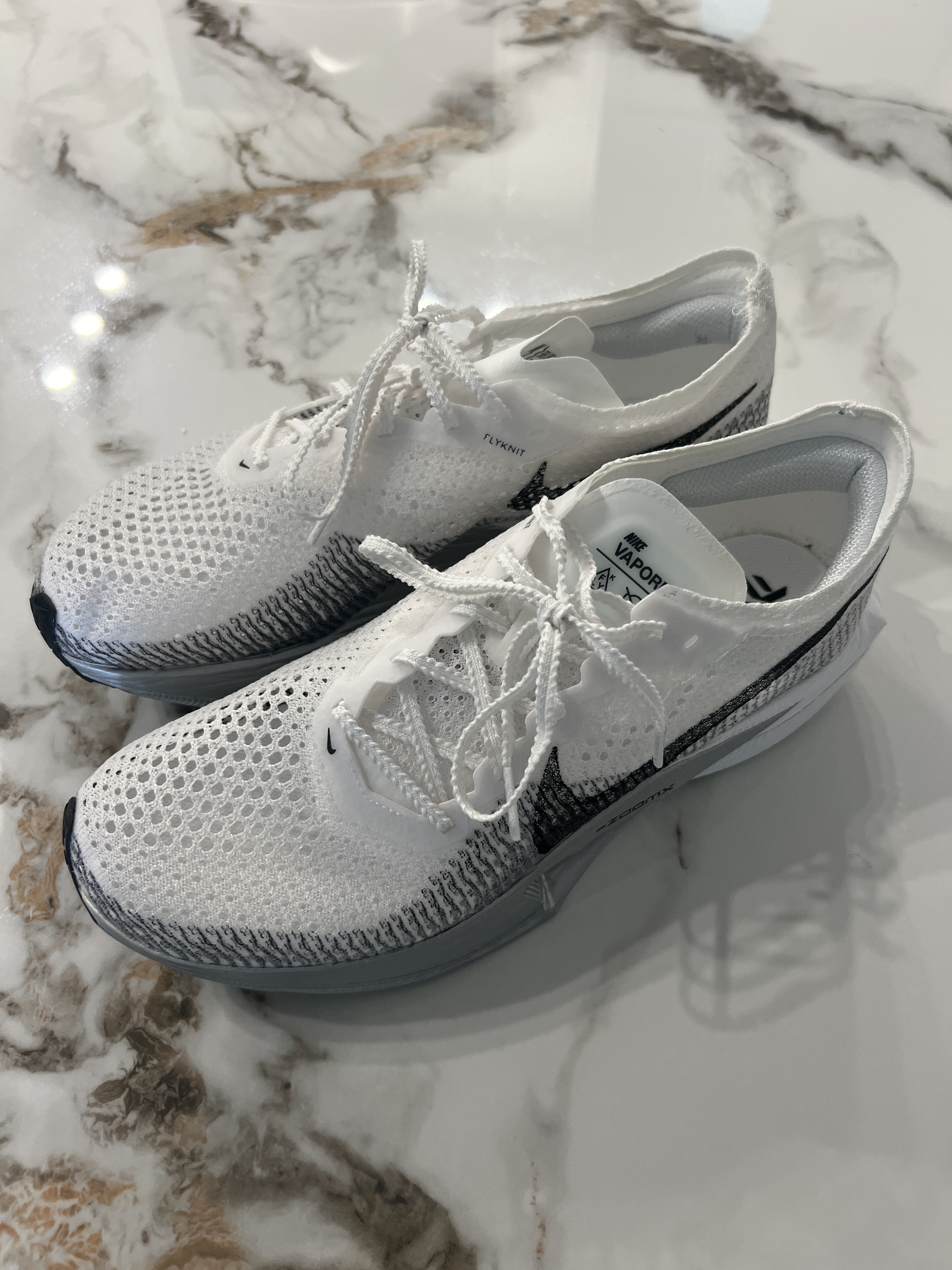 Nike ZoomX Vaporfly Next% 3 White Grey 착용 스타일