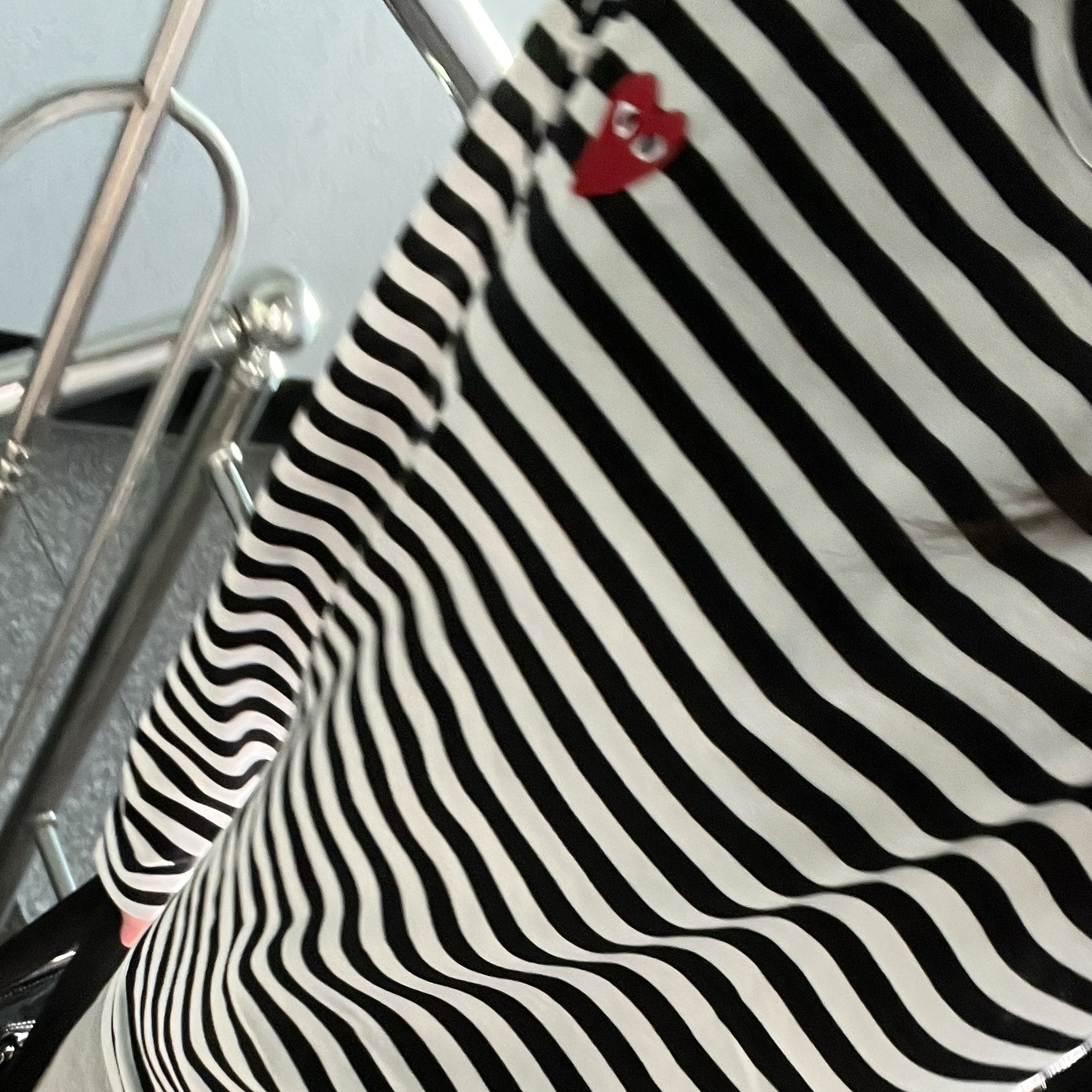 Play Comme des Garcons Striped LS T-Shirt Black White 착용 스타일 - 1