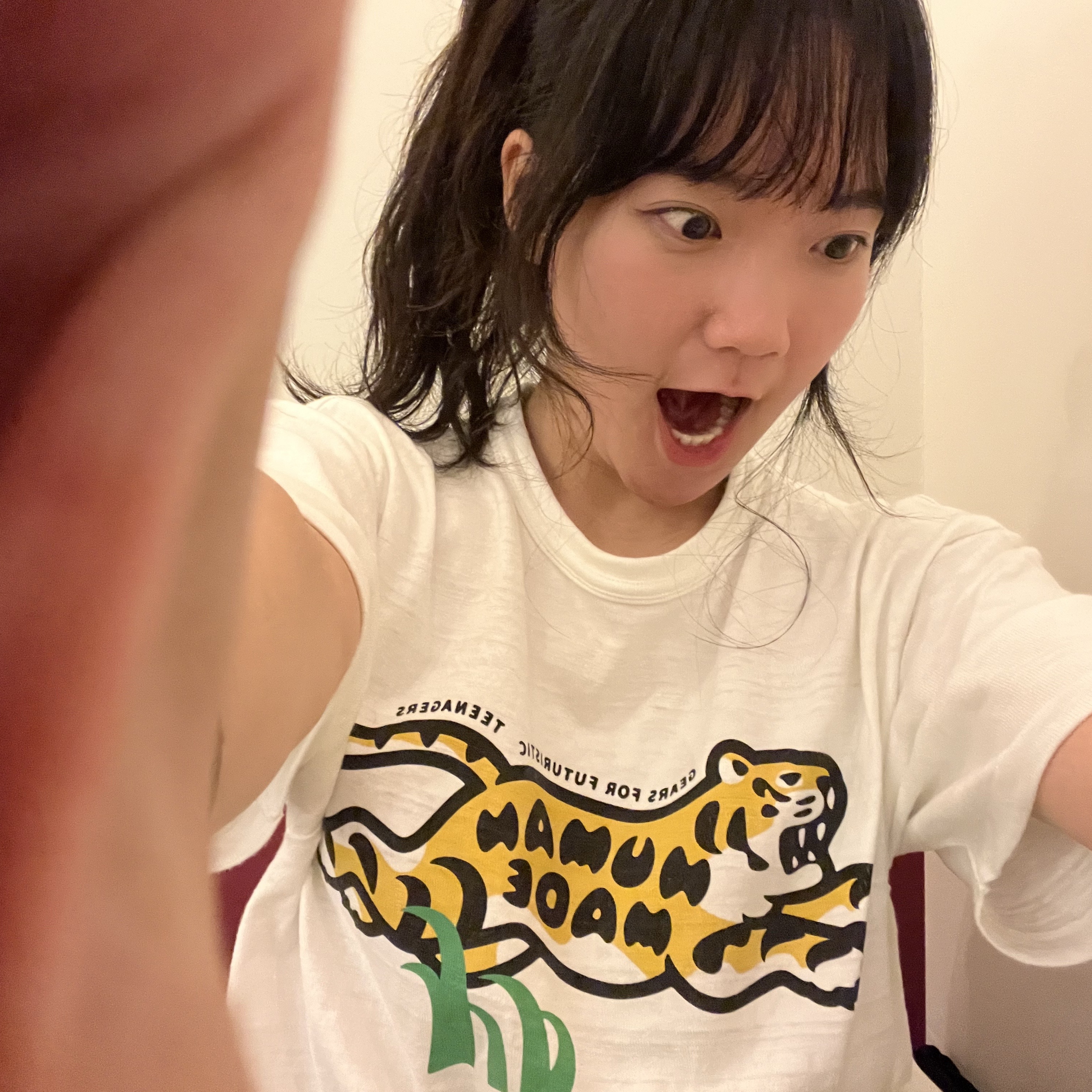 Adidas Adilette Clog Black White, Human Made Graphic T-Shirt #01 White 착용 스타일 - 2