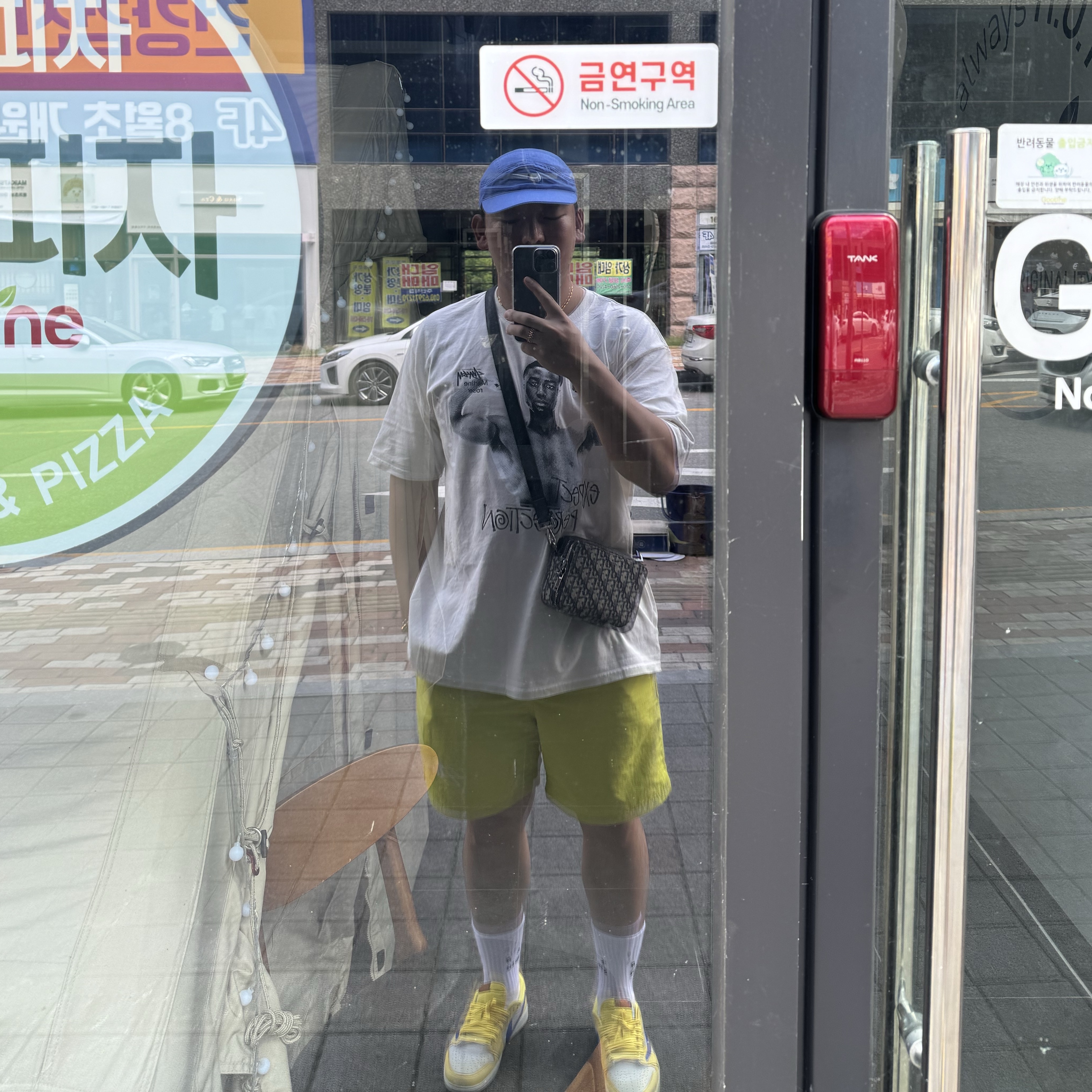 Stussy x Martine Rose Stand Firm Pigment Dyed T-Shirt Natural, Nike x Stussy Shorts High Voltage (FJ9168-344) 착용 스타일