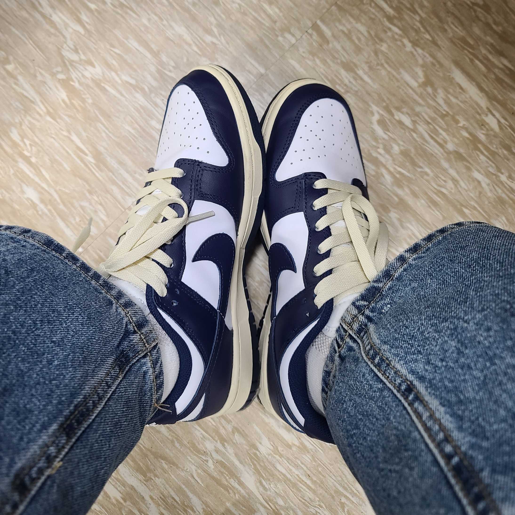 (W) Nike Dunk Low Vintage Midnight Navy 착용 스타일
