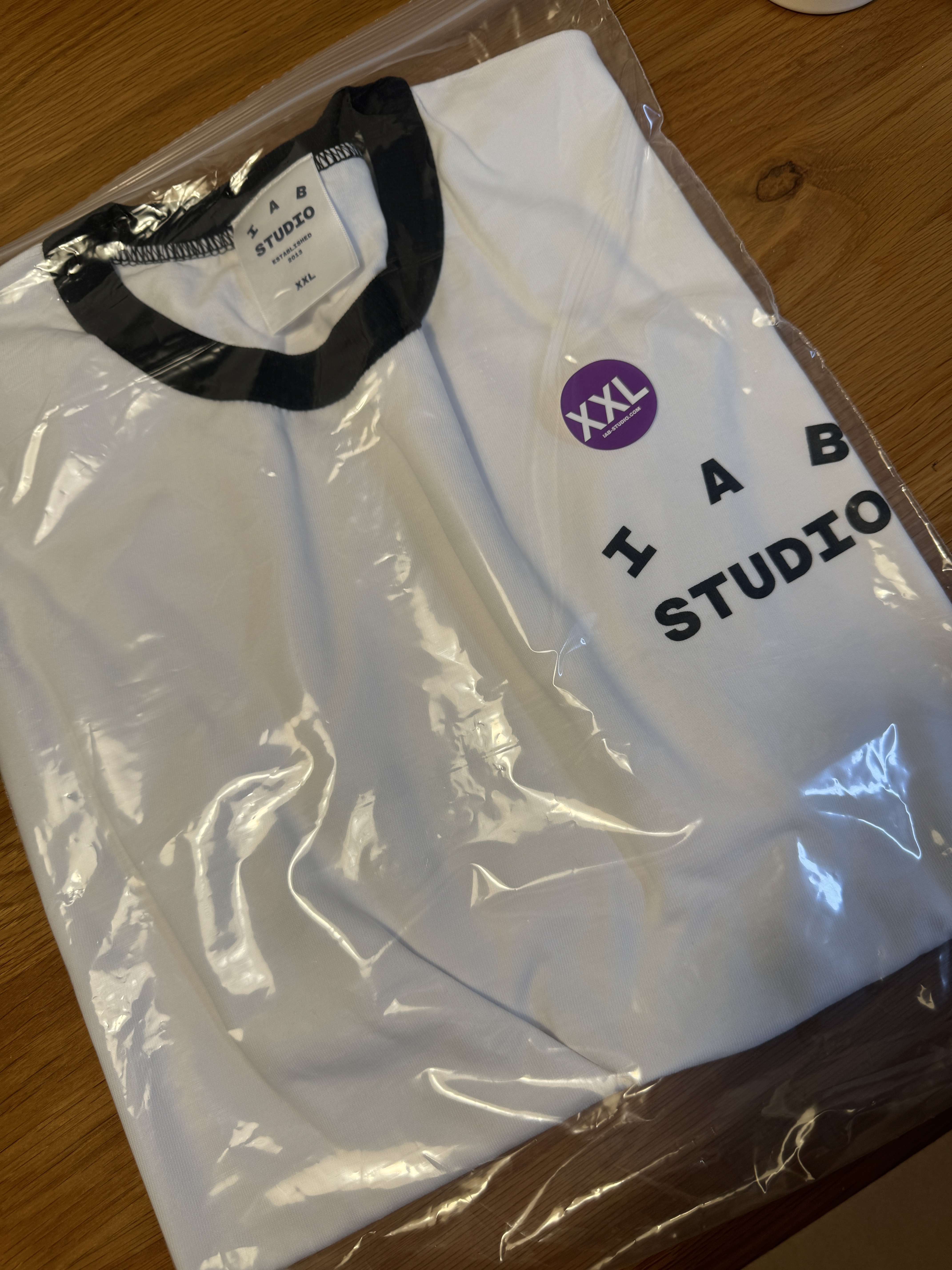 IAB Studio Established T-Shirt White Black 착용 스타일