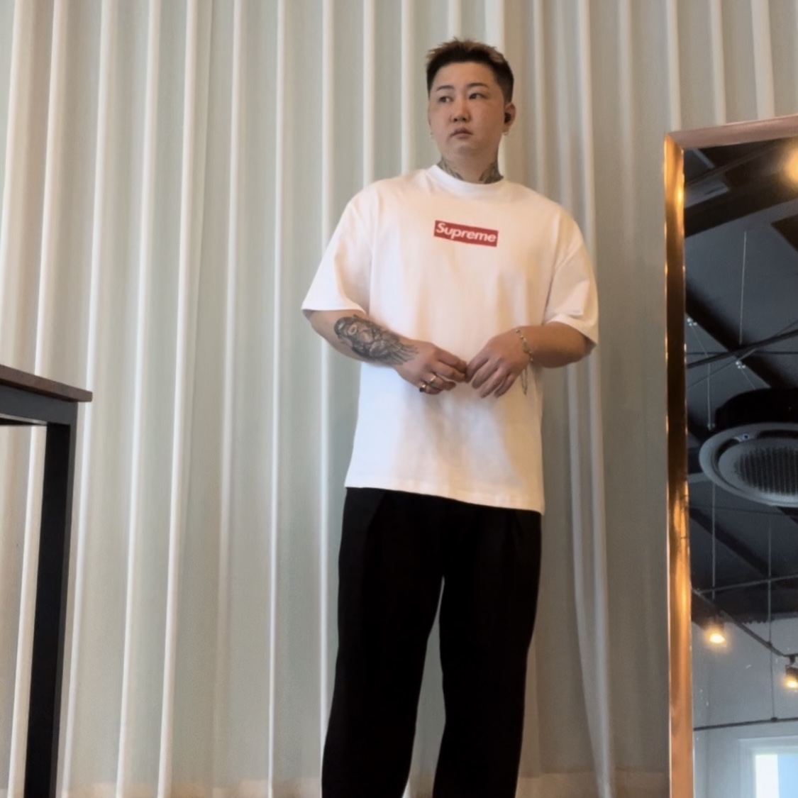 Supreme West Hollywood Box Logo T-Shirt White - 23SS 착용 스타일 - 1