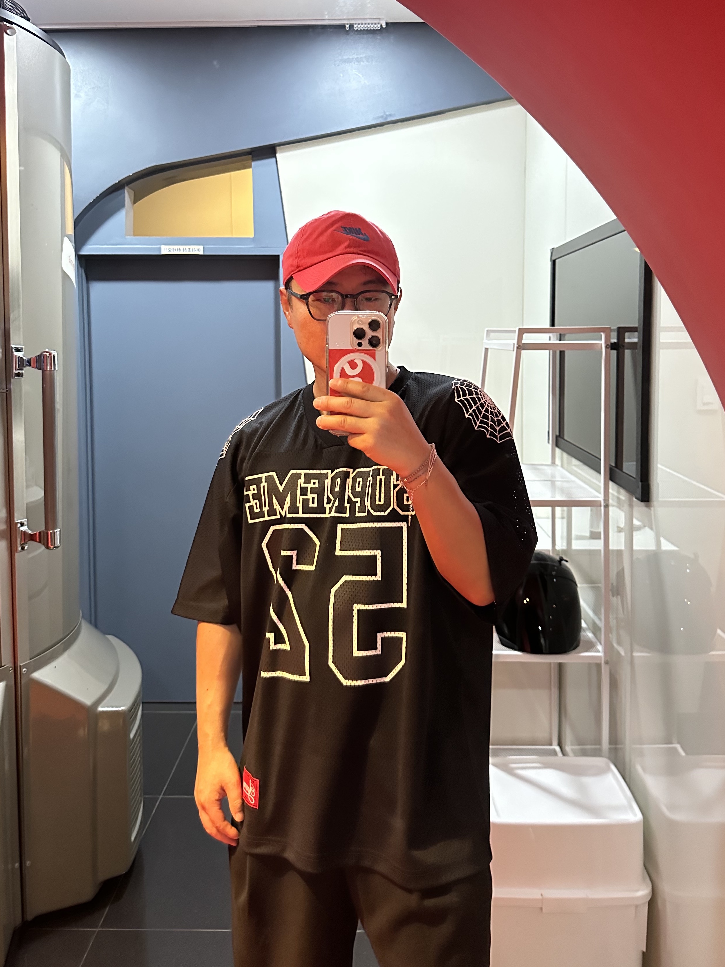 Supreme Spiderweb Football Jersey Black - 24SS 착용 스타일