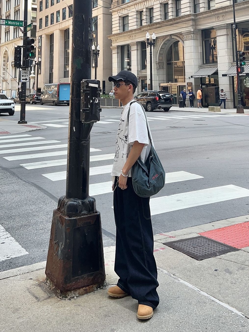 IAB Studio Japanese Washed Denim Pants Blue, True Religion x Fetch Denim Separate Cargo Pants Black 착용 스타일 - 3