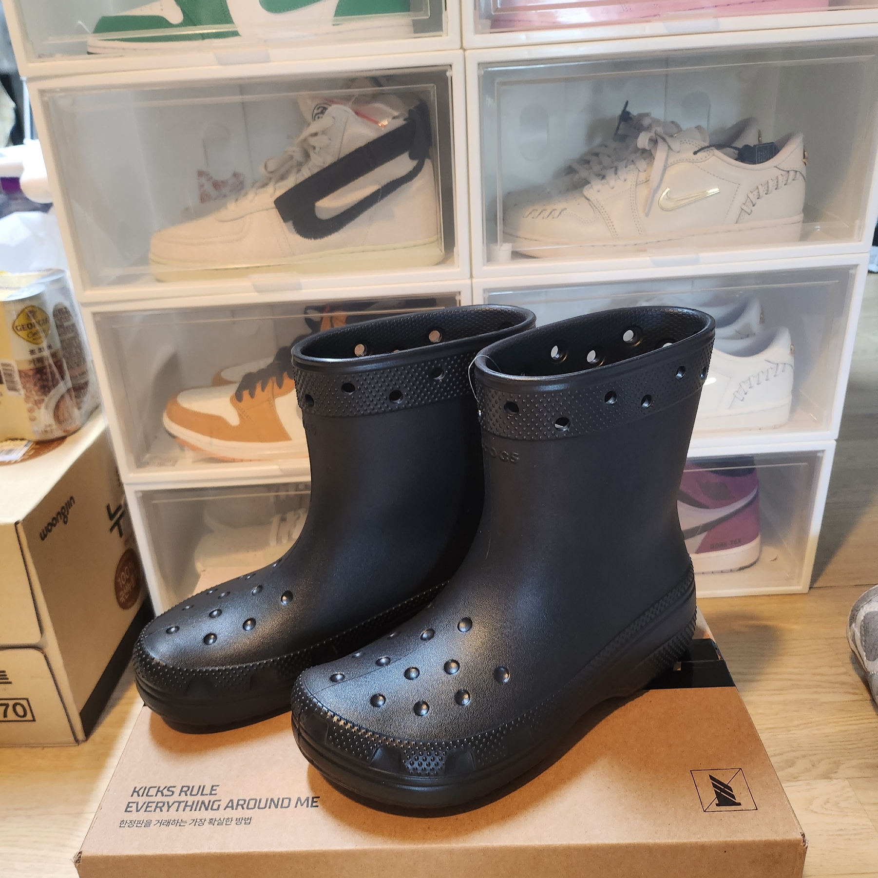 Crocs Classic Rain Boots Black 착용 스타일