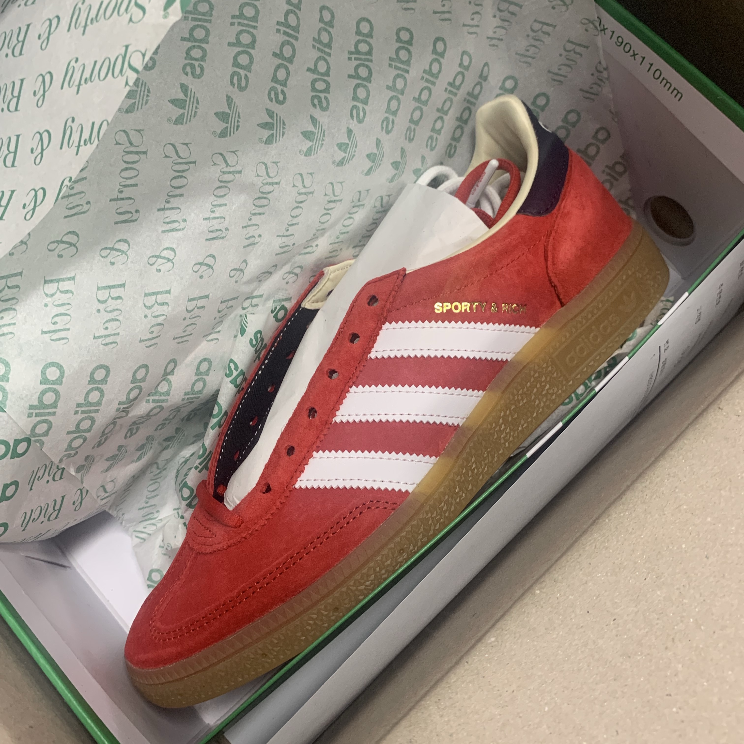 Adidas x Sporty & Rich Spezial Handball Collegiate Red Night Indigo 착용 스타일