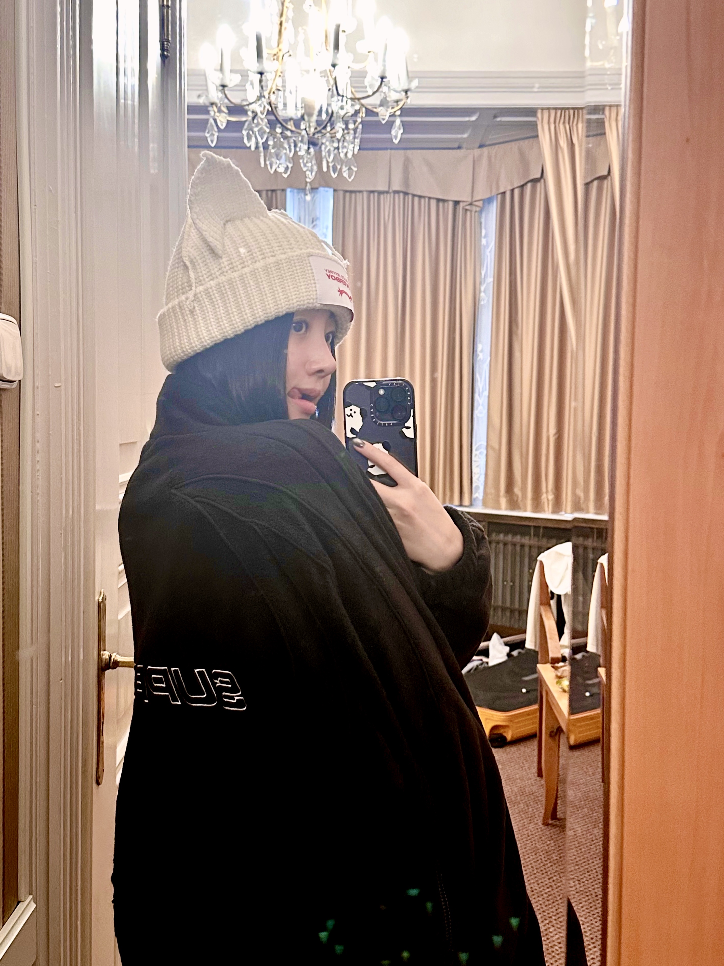 Charles Jeffrey Loverboy Chunky Ears Beanie Ecru, Supreme Racing Fleece Jacket Black - 23SS 착용 스타일 - 1