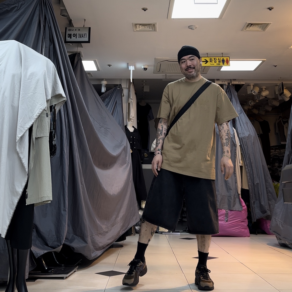 Asics Gel-1130 SMU Dark Brown Midnight 착용 스타일 - 4