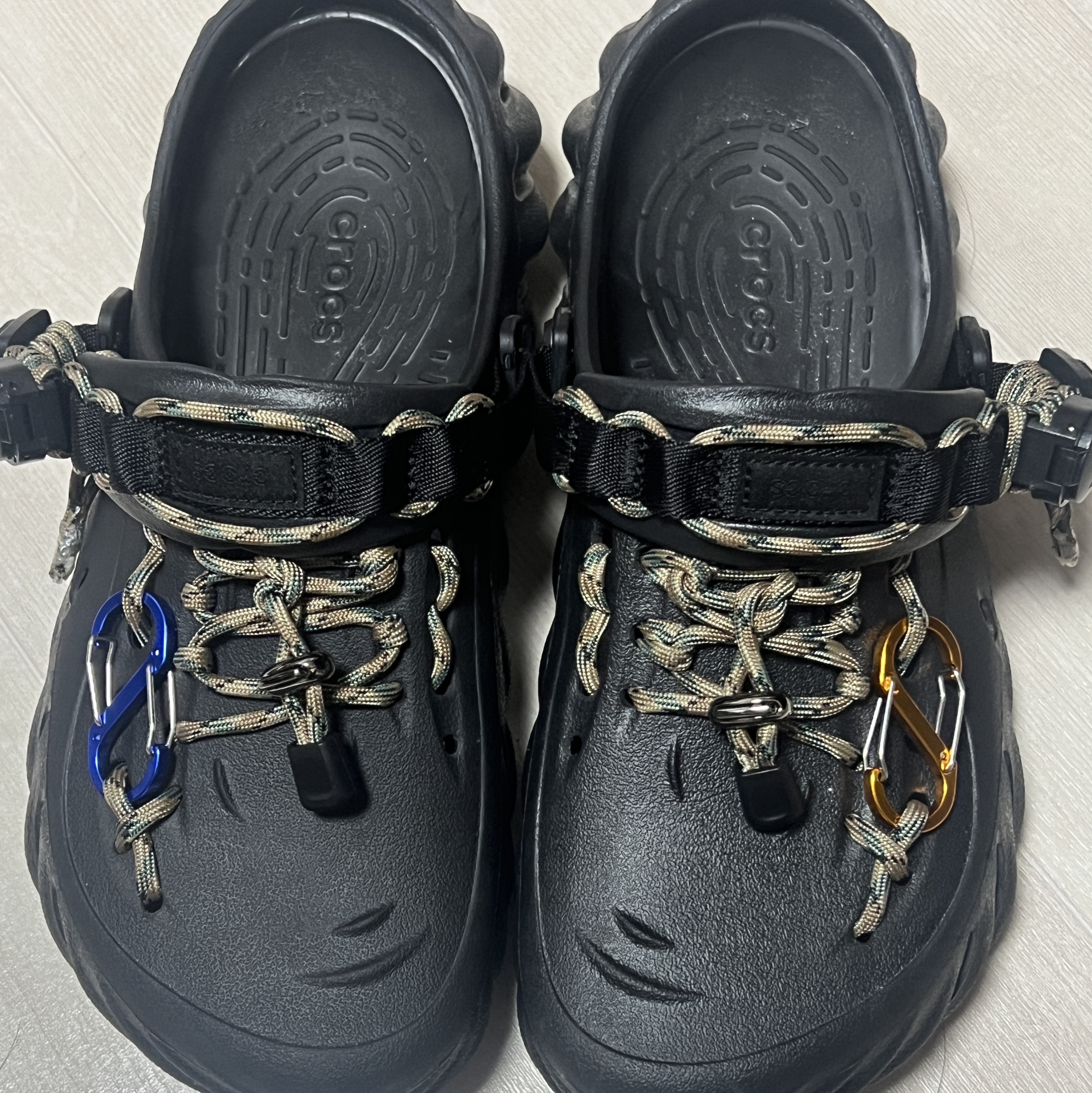 Crocs Echo Clog Black 착용 스타일