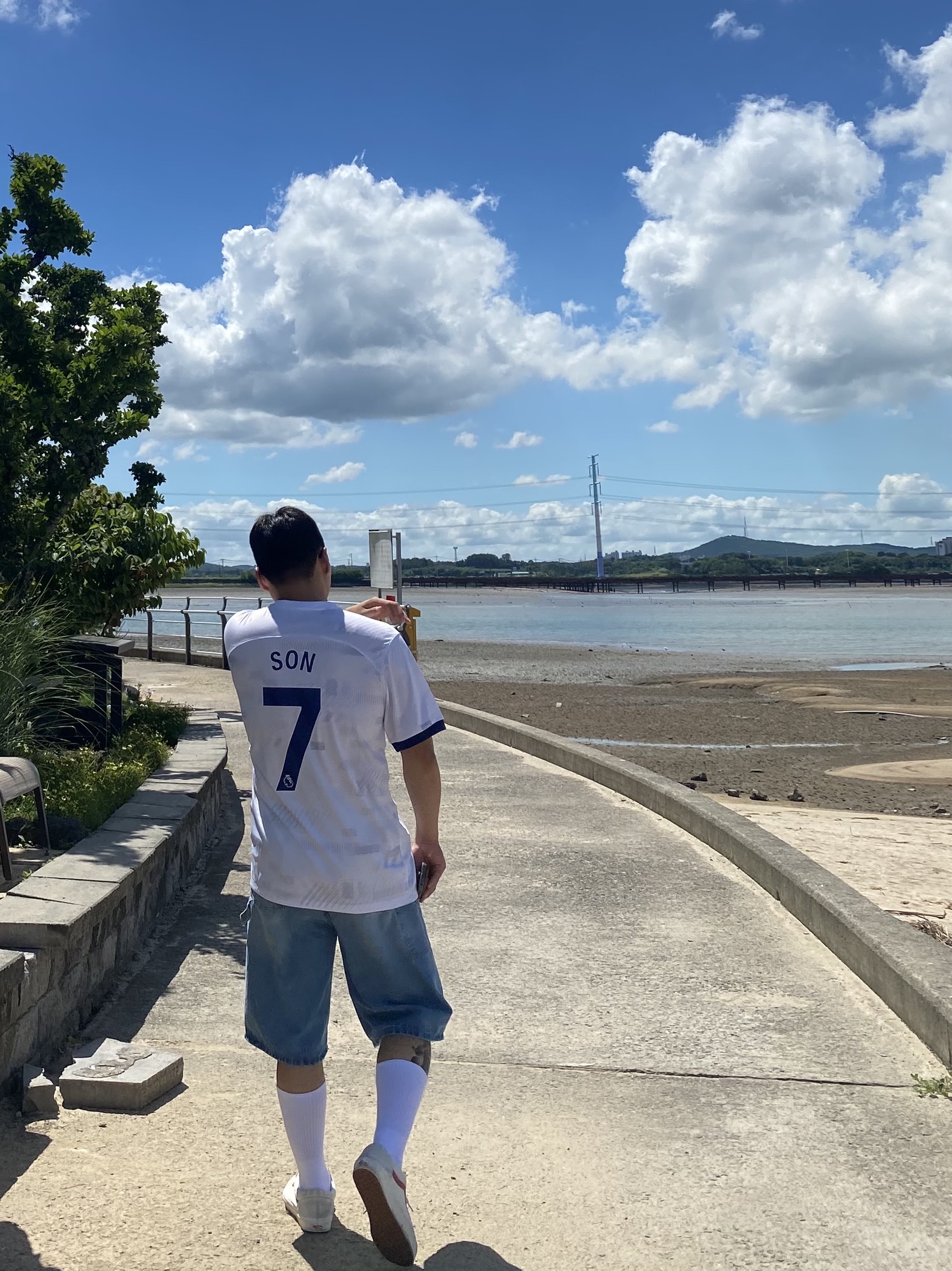 Nike Tottenham Hotspur 2023/24 Dri-Fit Stadium Home Jersey White (Non Marking Ver.), Vans Style 36 Marshmallow Racing Red 착용 스타일 - 1